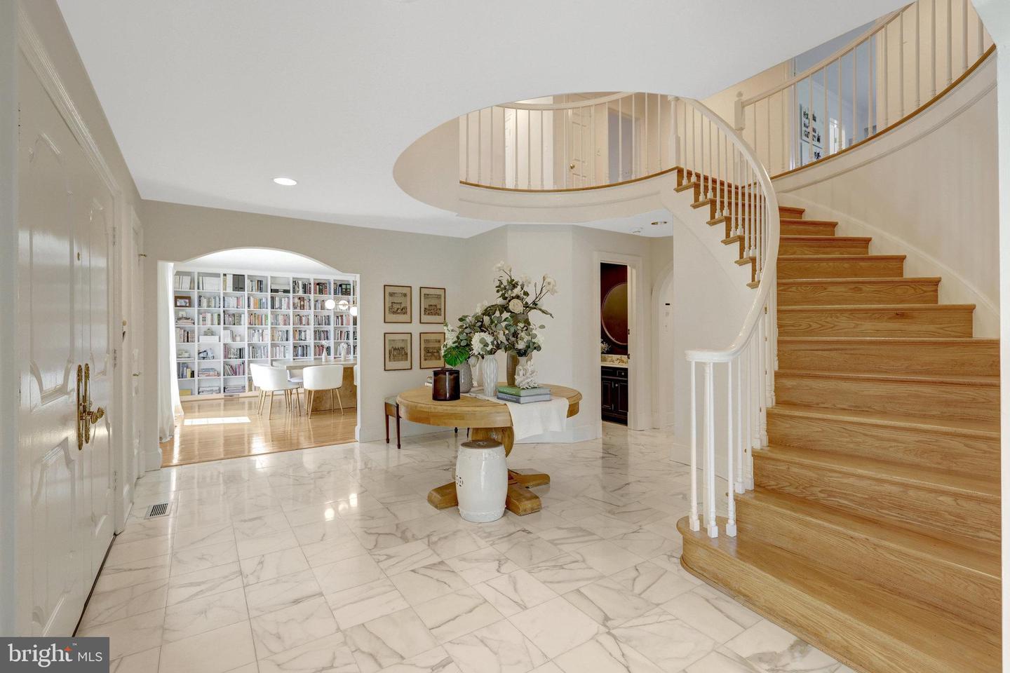 6305 DUNAWAY CT, MCLEAN, Virginia 22101, 6 Bedrooms Bedrooms, ,6 BathroomsBathrooms,Residential,For sale,6305 DUNAWAY CT,VAFX2266276 MLS # VAFX2266276