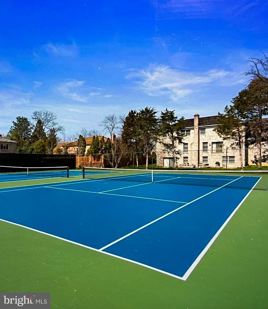 6305 DUNAWAY CT, MCLEAN, Virginia 22101, 6 Bedrooms Bedrooms, ,6 BathroomsBathrooms,Residential,For sale,6305 DUNAWAY CT,VAFX2266276 MLS # VAFX2266276