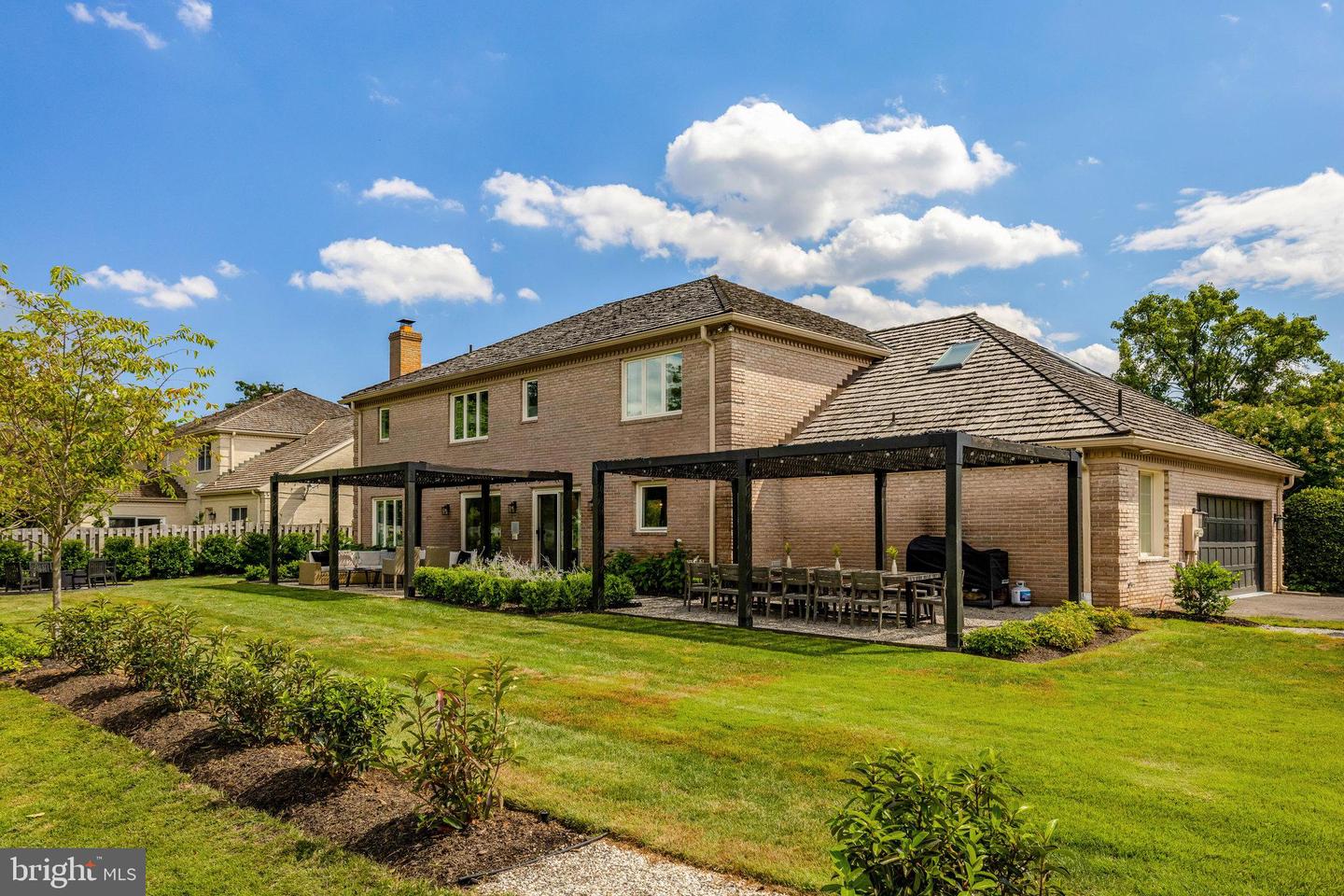 6305 DUNAWAY CT, MCLEAN, Virginia 22101, 6 Bedrooms Bedrooms, ,6 BathroomsBathrooms,Residential,For sale,6305 DUNAWAY CT,VAFX2266276 MLS # VAFX2266276