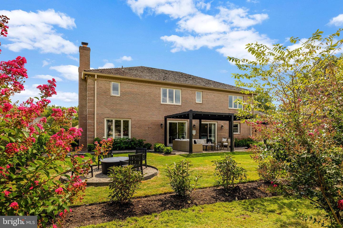 6305 DUNAWAY CT, MCLEAN, Virginia 22101, 6 Bedrooms Bedrooms, ,6 BathroomsBathrooms,Residential,For sale,6305 DUNAWAY CT,VAFX2266276 MLS # VAFX2266276
