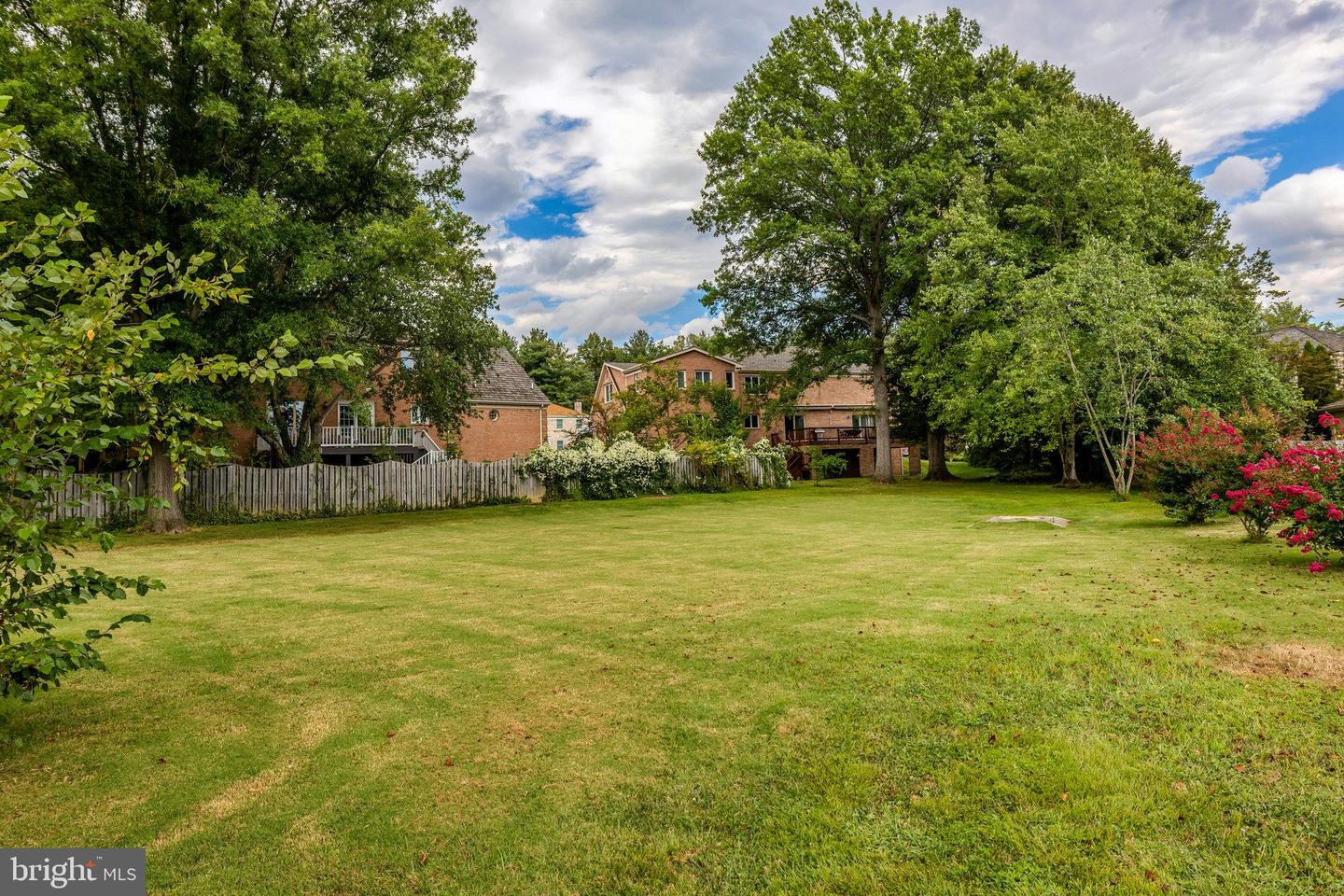 6305 DUNAWAY CT, MCLEAN, Virginia 22101, 6 Bedrooms Bedrooms, ,6 BathroomsBathrooms,Residential,For sale,6305 DUNAWAY CT,VAFX2266276 MLS # VAFX2266276