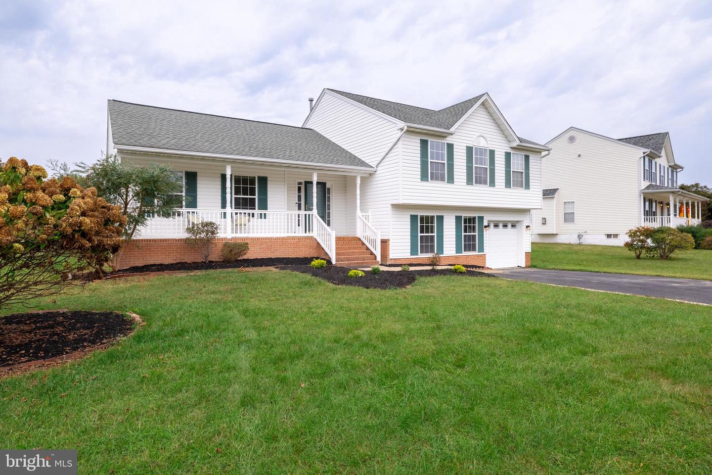11706 INNISBROOK CIR, FREDERICKSBURG, Virginia 22407, 4 Bedrooms Bedrooms, ,3 BathroomsBathrooms,Residential,For sale,11706 INNISBROOK CIR,VASP2036568 MLS # VASP2036568