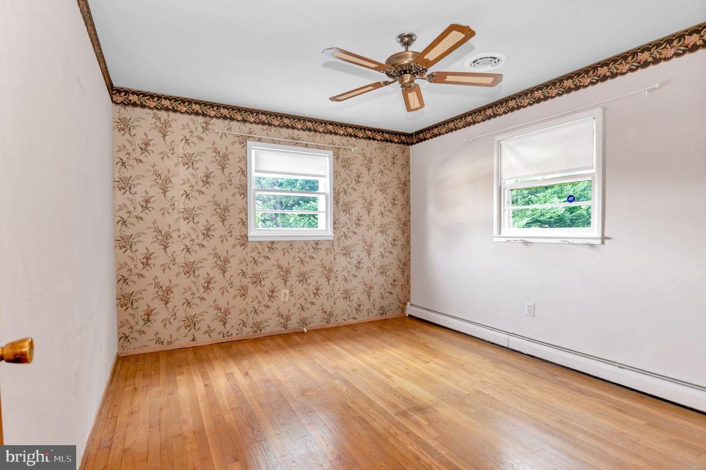 15214 COLORADO AVE, WOODBRIDGE, Virginia 22191, 3 Bedrooms Bedrooms, 9 Rooms Rooms,2 BathroomsBathrooms,Residential,For sale,15214 COLORADO AVE,VAPW2105070 MLS # VAPW2105070