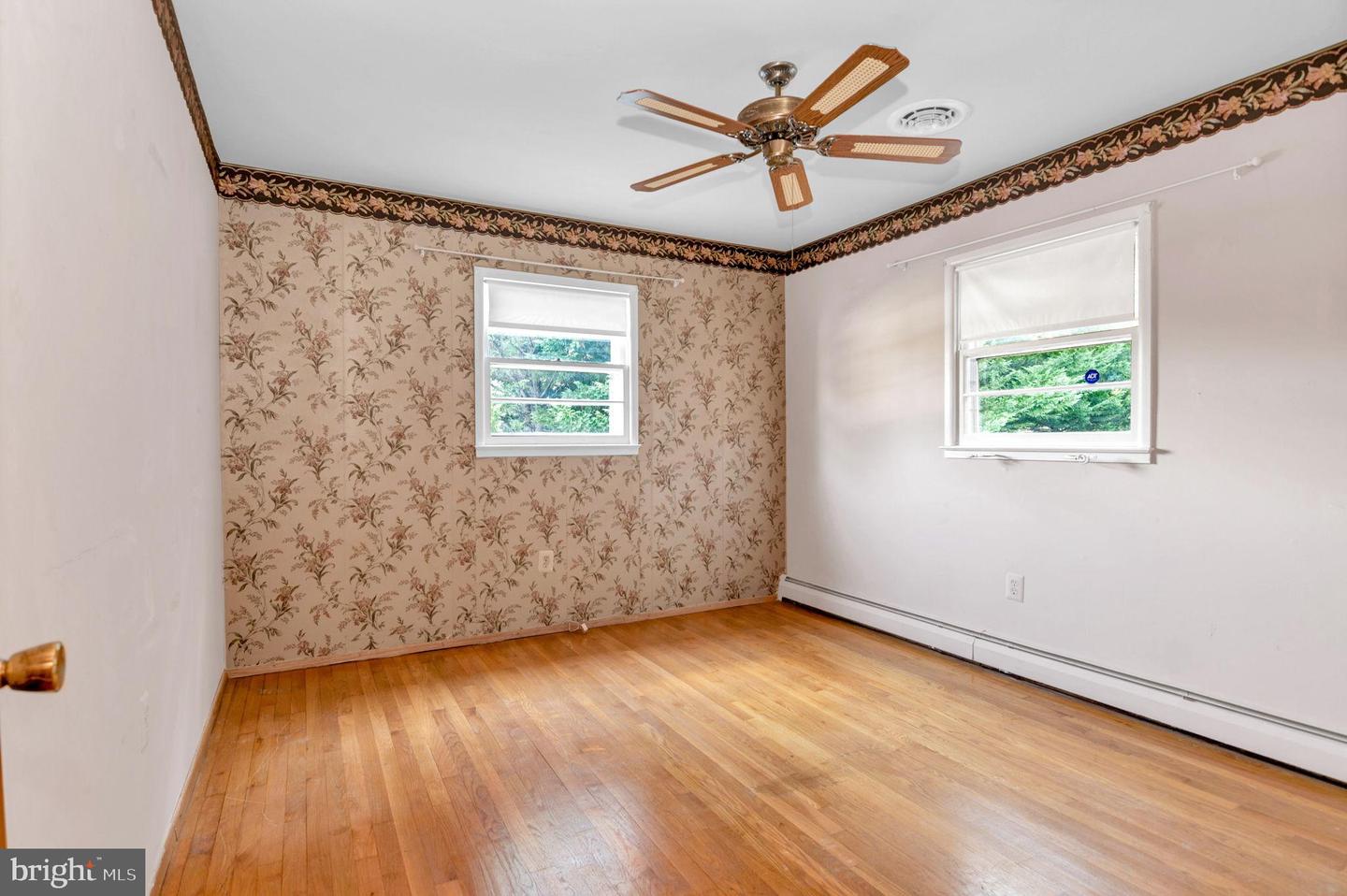 15214 COLORADO AVE, WOODBRIDGE, Virginia 22191, 3 Bedrooms Bedrooms, 9 Rooms Rooms,2 BathroomsBathrooms,Residential,For sale,15214 COLORADO AVE,VAPW2105070 MLS # VAPW2105070