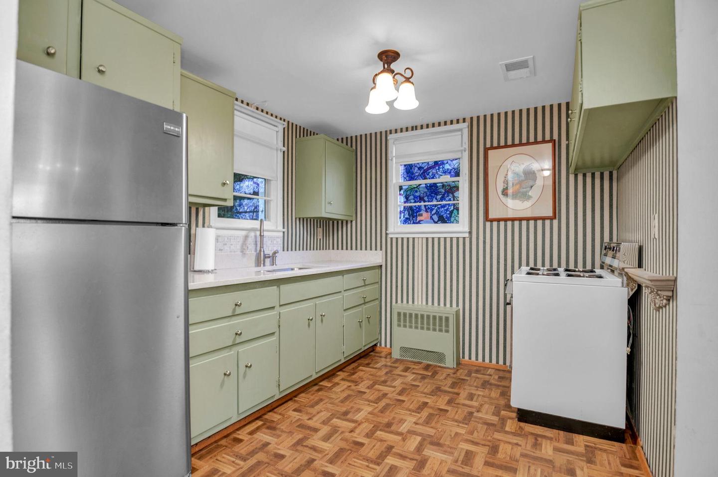 15214 COLORADO AVE, WOODBRIDGE, Virginia 22191, 3 Bedrooms Bedrooms, 9 Rooms Rooms,2 BathroomsBathrooms,Residential,For sale,15214 COLORADO AVE,VAPW2105070 MLS # VAPW2105070
