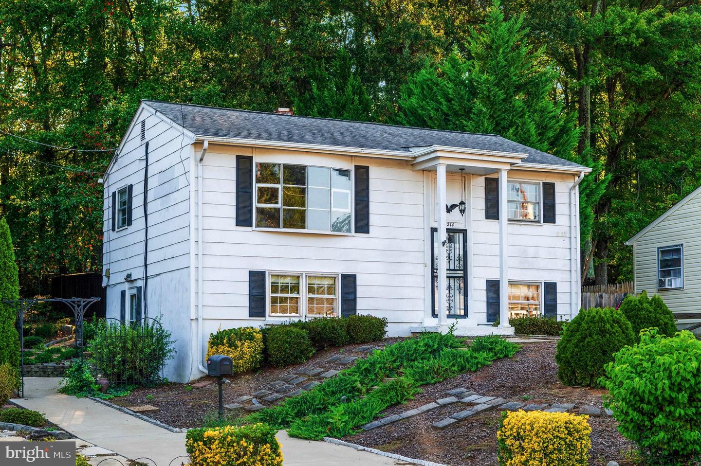 15214 COLORADO AVE, WOODBRIDGE, Virginia 22191, 3 Bedrooms Bedrooms, 9 Rooms Rooms,2 BathroomsBathrooms,Residential,For sale,15214 COLORADO AVE,VAPW2105070 MLS # VAPW2105070