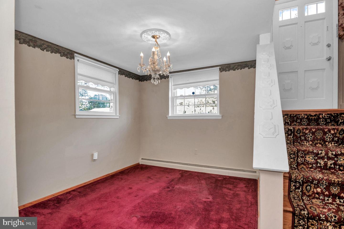 15214 COLORADO AVE, WOODBRIDGE, Virginia 22191, 3 Bedrooms Bedrooms, 9 Rooms Rooms,2 BathroomsBathrooms,Residential,For sale,15214 COLORADO AVE,VAPW2105070 MLS # VAPW2105070