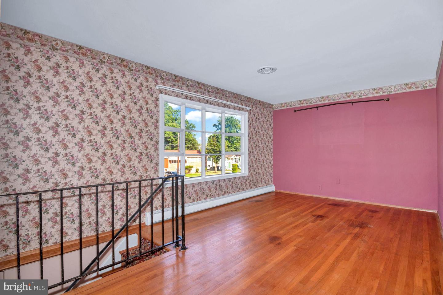 15214 COLORADO AVE, WOODBRIDGE, Virginia 22191, 3 Bedrooms Bedrooms, 9 Rooms Rooms,2 BathroomsBathrooms,Residential,For sale,15214 COLORADO AVE,VAPW2105070 MLS # VAPW2105070
