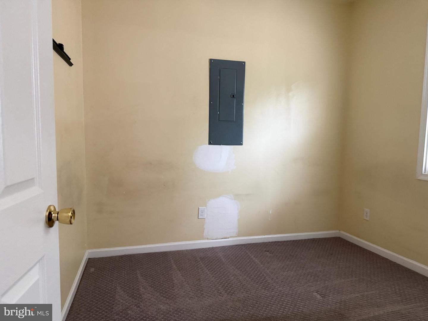 9011 SMITHS BEND RD, FREDERICKSBURG, Virginia 22407, 2 Bedrooms Bedrooms, ,1 BathroomBathrooms,Residential,For sale,9011 SMITHS BEND RD,VASP2032454 MLS # VASP2032454