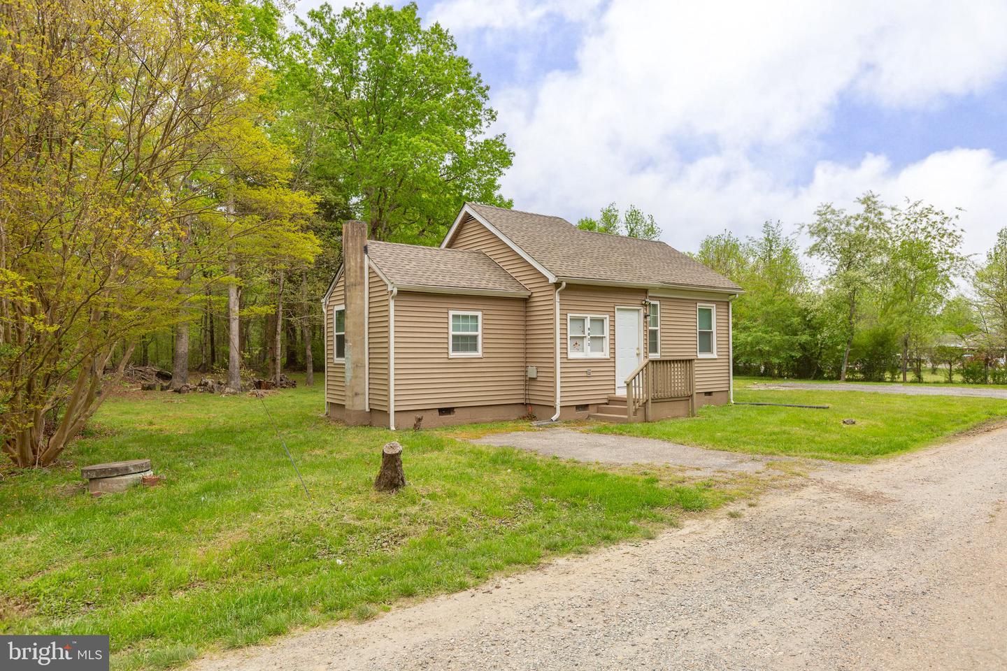 9011 SMITHS BEND RD, FREDERICKSBURG, Virginia 22407, 2 Bedrooms Bedrooms, ,1 BathroomBathrooms,Residential,For sale,9011 SMITHS BEND RD,VASP2032454 MLS # VASP2032454