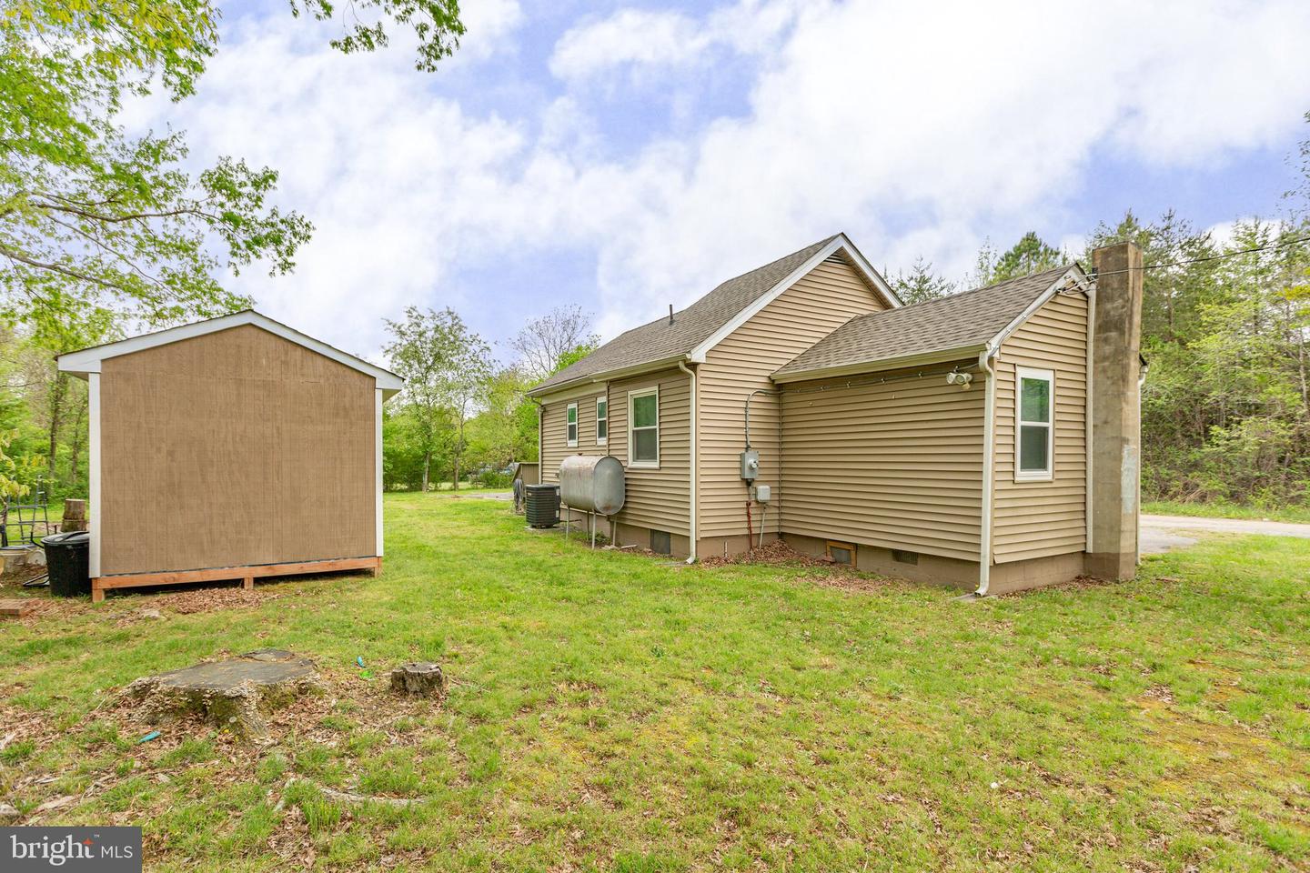 9011 SMITHS BEND RD, FREDERICKSBURG, Virginia 22407, 2 Bedrooms Bedrooms, ,1 BathroomBathrooms,Residential,For sale,9011 SMITHS BEND RD,VASP2032454 MLS # VASP2032454