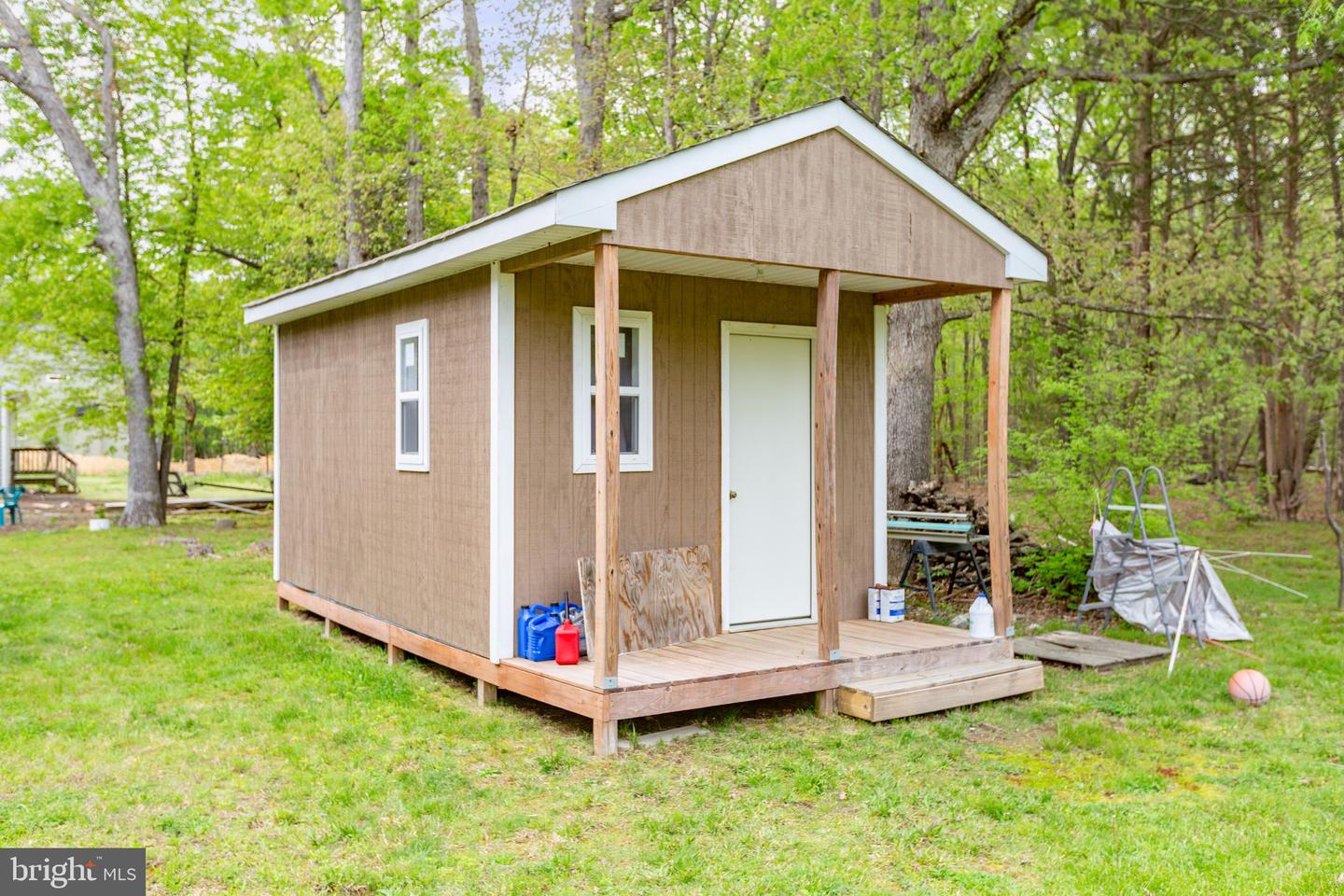 9011 SMITHS BEND RD, FREDERICKSBURG, Virginia 22407, 2 Bedrooms Bedrooms, ,1 BathroomBathrooms,Residential,For sale,9011 SMITHS BEND RD,VASP2032454 MLS # VASP2032454