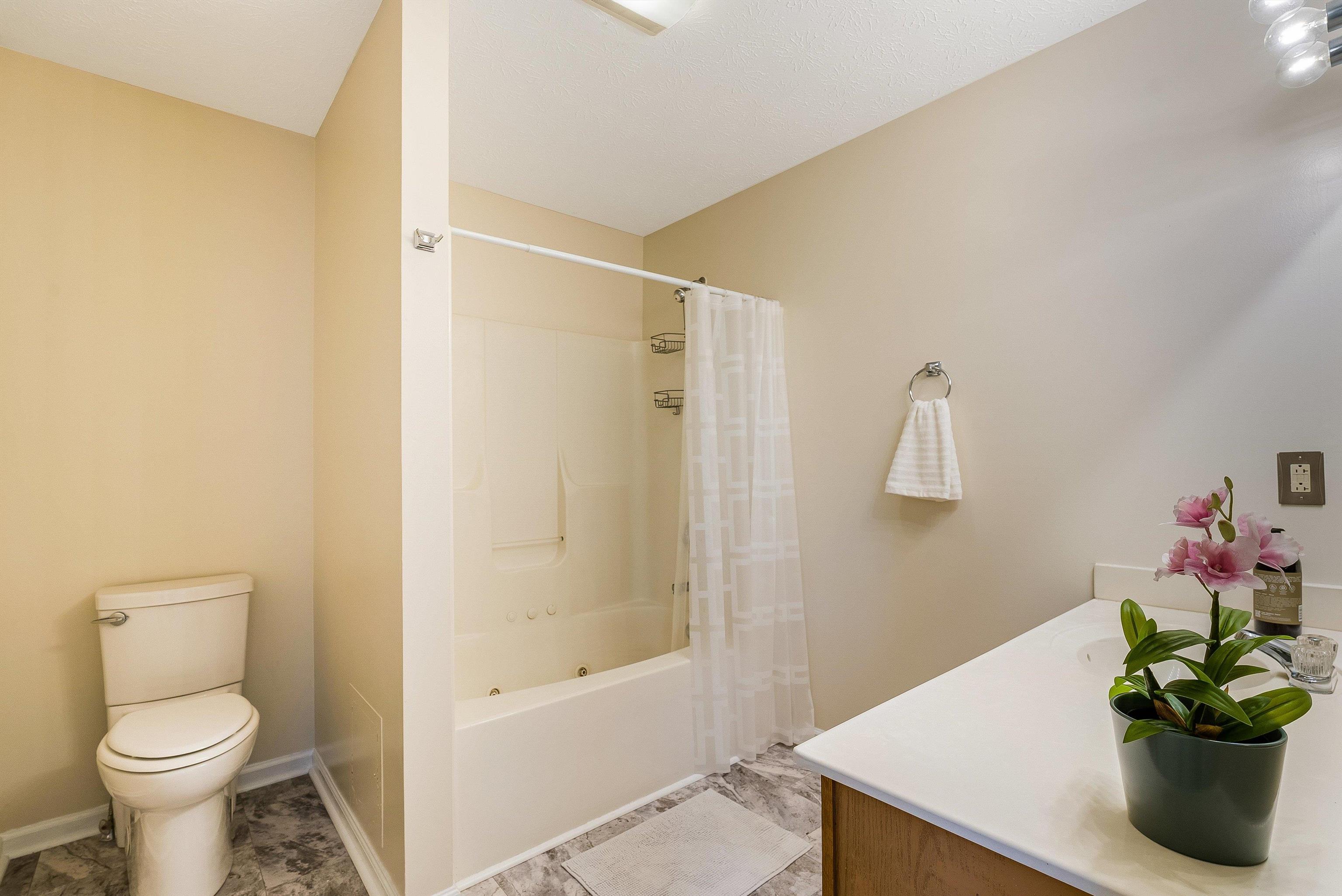 14 CARROLLTON CT, WEYERS CAVE, Virginia 24486, 4 Bedrooms Bedrooms, ,2 BathroomsBathrooms,Residential,14 CARROLLTON CT,669521 MLS # 669521