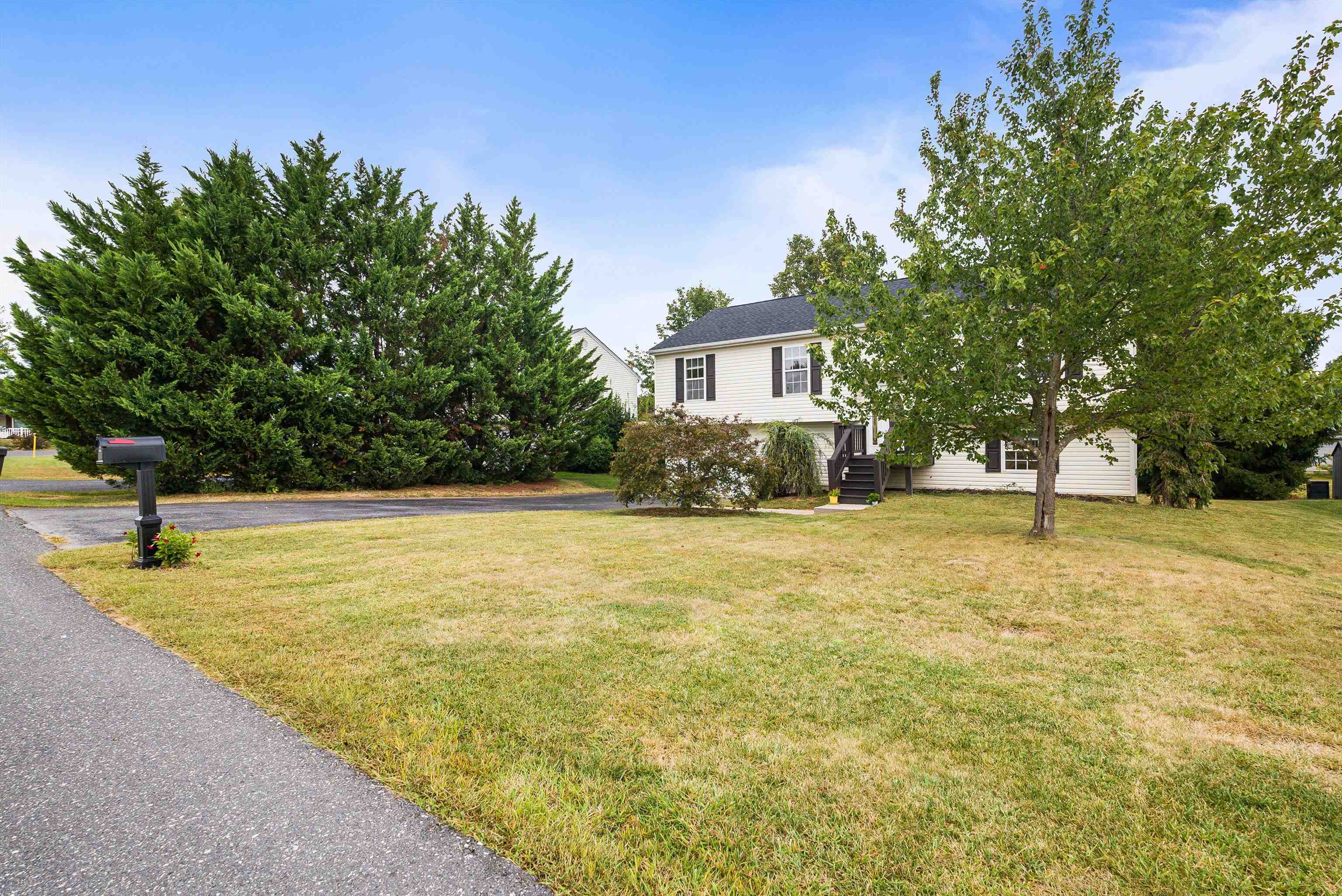 14 CARROLLTON CT, WEYERS CAVE, Virginia 24486, 4 Bedrooms Bedrooms, ,2 BathroomsBathrooms,Residential,14 CARROLLTON CT,669521 MLS # 669521