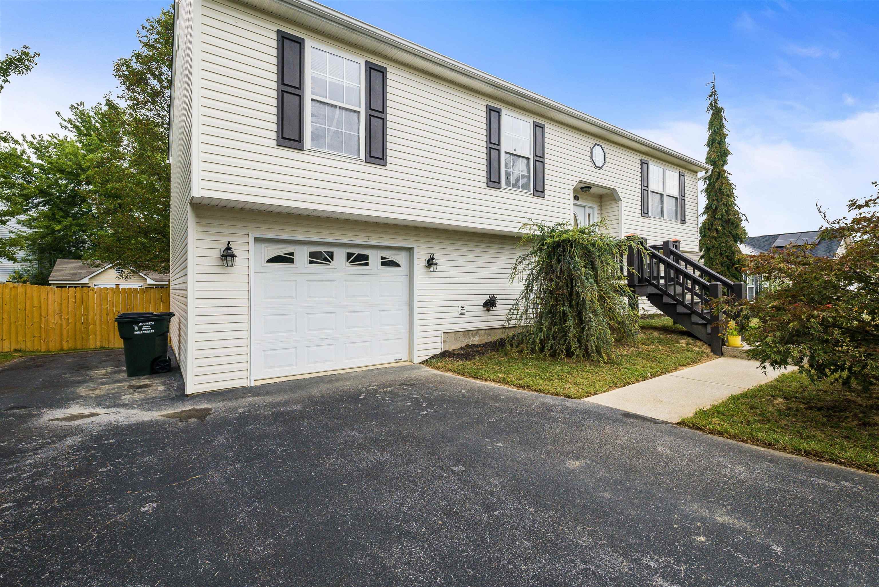 14 CARROLLTON CT, WEYERS CAVE, Virginia 24486, 4 Bedrooms Bedrooms, ,2 BathroomsBathrooms,Residential,14 CARROLLTON CT,669521 MLS # 669521