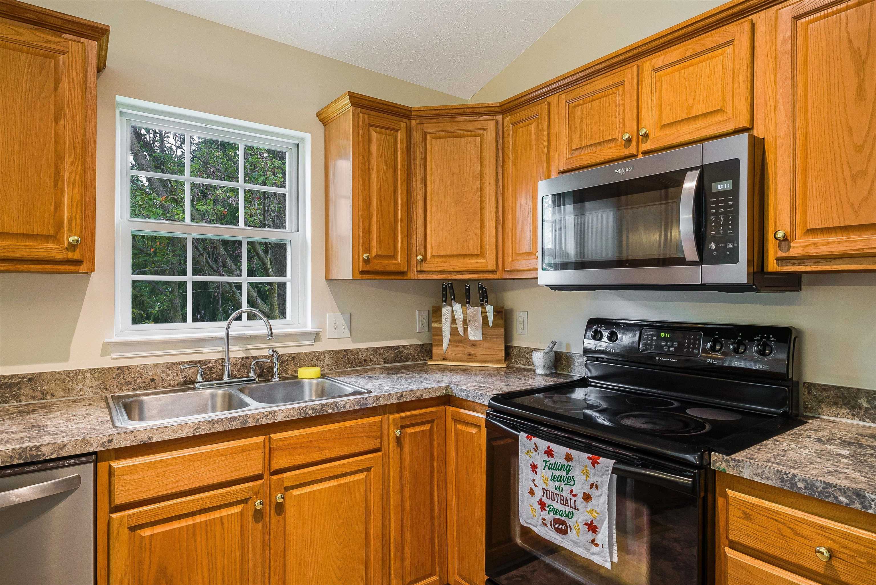 14 CARROLLTON CT, WEYERS CAVE, Virginia 24486, 4 Bedrooms Bedrooms, ,2 BathroomsBathrooms,Residential,14 CARROLLTON CT,669521 MLS # 669521