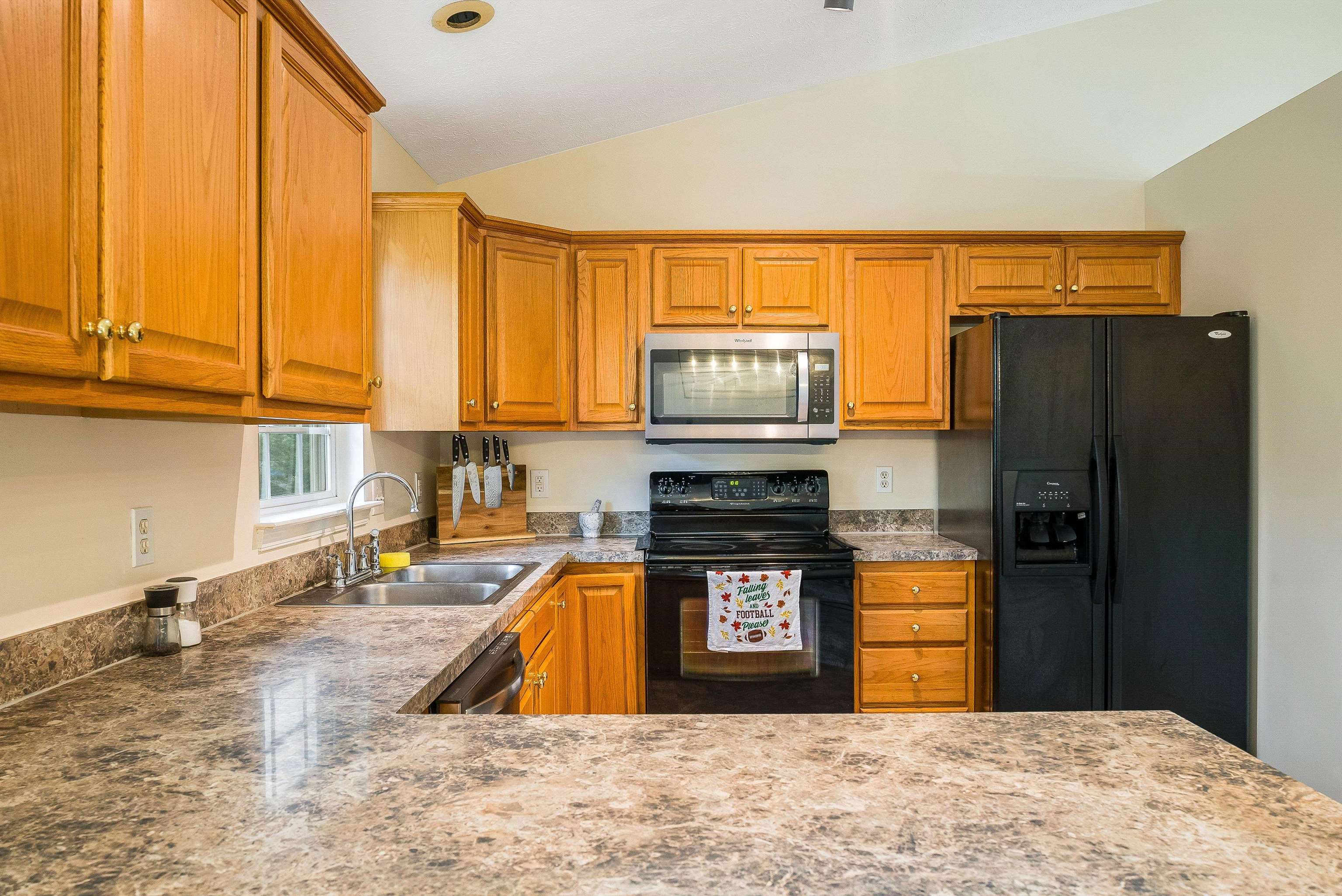 14 CARROLLTON CT, WEYERS CAVE, Virginia 24486, 4 Bedrooms Bedrooms, ,2 BathroomsBathrooms,Residential,14 CARROLLTON CT,669521 MLS # 669521