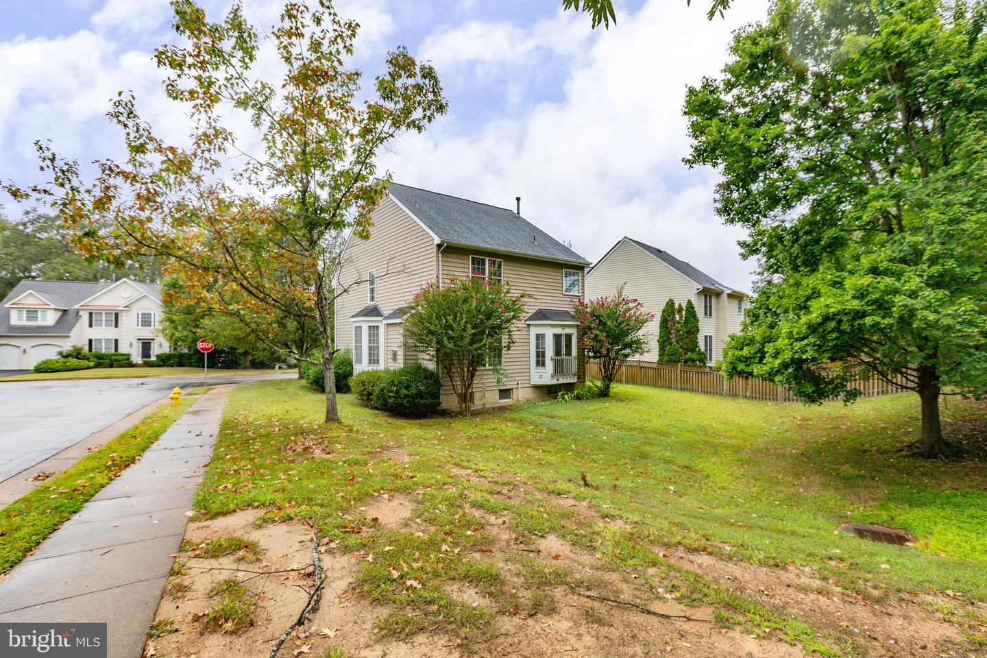 17575 DEWEYS RUN LN, DUMFRIES, Virginia 22026, 4 Bedrooms Bedrooms, 8 Rooms Rooms,2 BathroomsBathrooms,Residential,For sale,17575 DEWEYS RUN LN,VAPW2104908 MLS # VAPW2104908