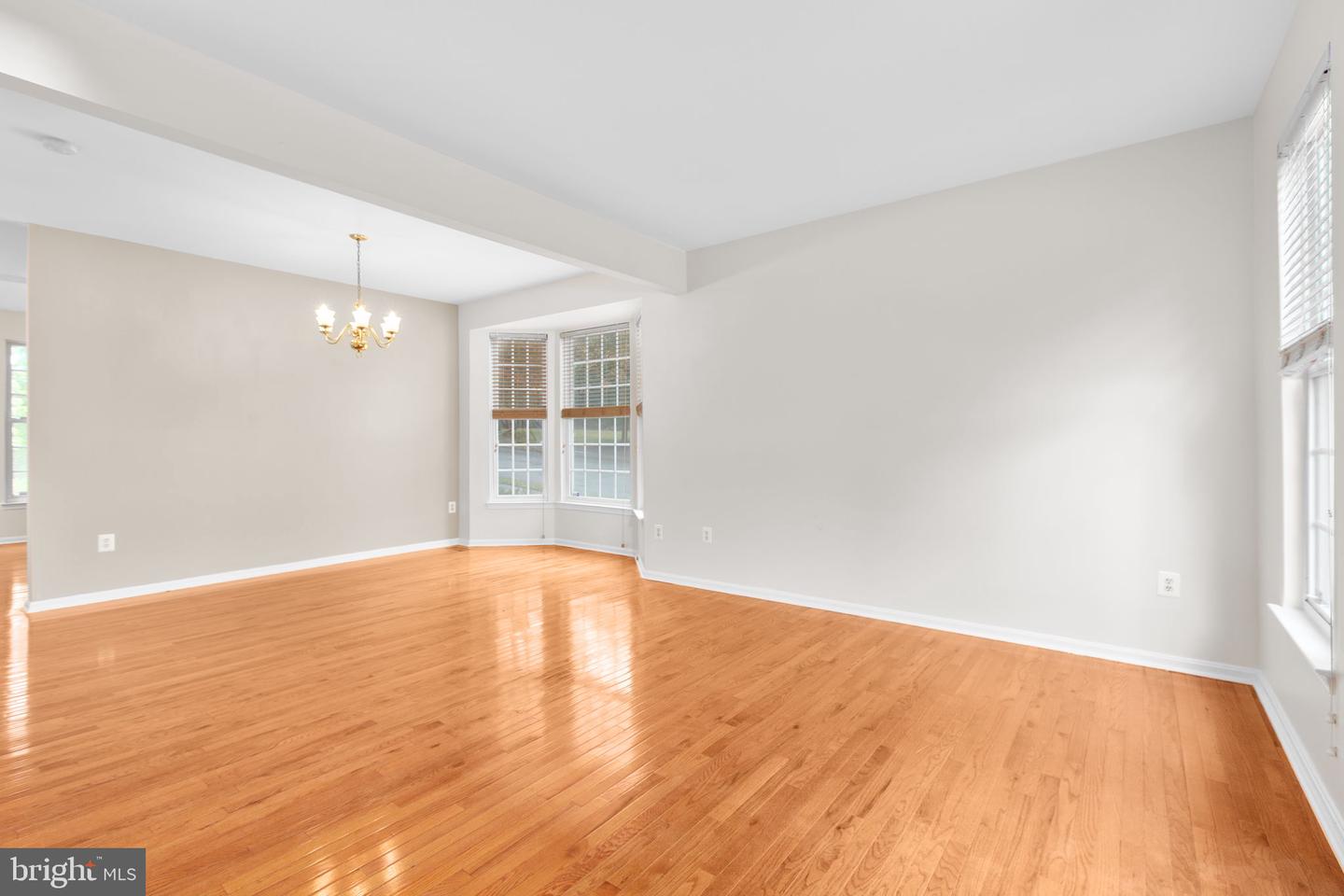 17575 DEWEYS RUN LN, DUMFRIES, Virginia 22026, 4 Bedrooms Bedrooms, 8 Rooms Rooms,2 BathroomsBathrooms,Residential,For sale,17575 DEWEYS RUN LN,VAPW2104908 MLS # VAPW2104908