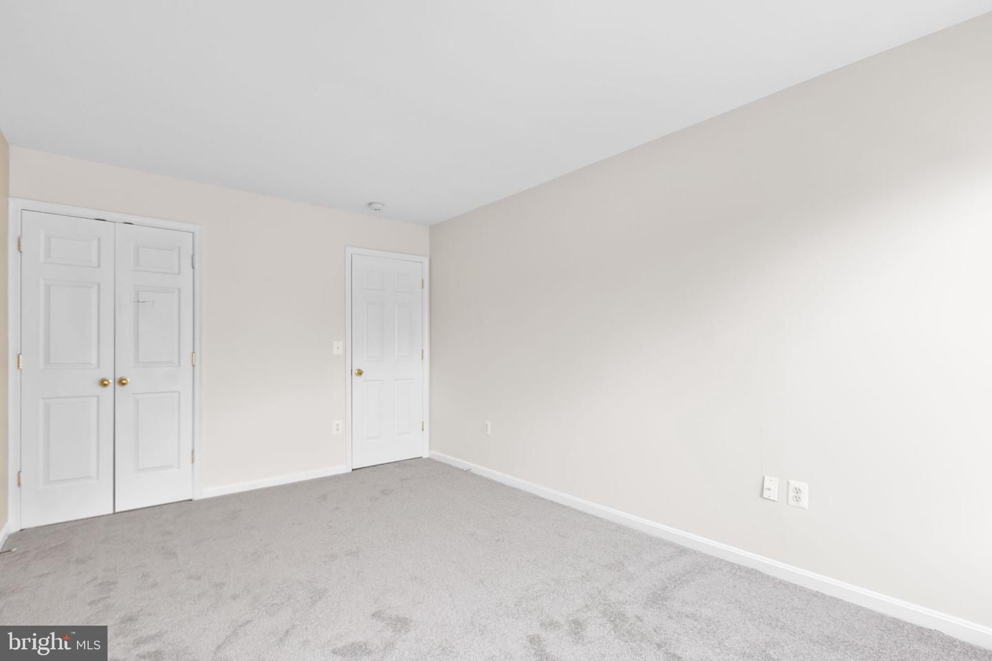 17575 DEWEYS RUN LN, DUMFRIES, Virginia 22026, 4 Bedrooms Bedrooms, 8 Rooms Rooms,2 BathroomsBathrooms,Residential,For sale,17575 DEWEYS RUN LN,VAPW2104908 MLS # VAPW2104908