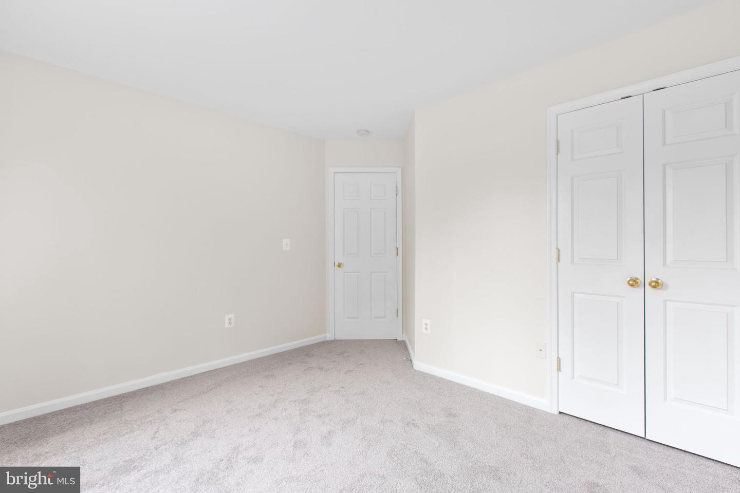17575 DEWEYS RUN LN, DUMFRIES, Virginia 22026, 4 Bedrooms Bedrooms, 8 Rooms Rooms,2 BathroomsBathrooms,Residential,For sale,17575 DEWEYS RUN LN,VAPW2104908 MLS # VAPW2104908