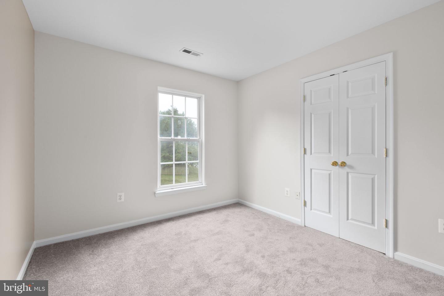 17575 DEWEYS RUN LN, DUMFRIES, Virginia 22026, 4 Bedrooms Bedrooms, 8 Rooms Rooms,2 BathroomsBathrooms,Residential,For sale,17575 DEWEYS RUN LN,VAPW2104908 MLS # VAPW2104908