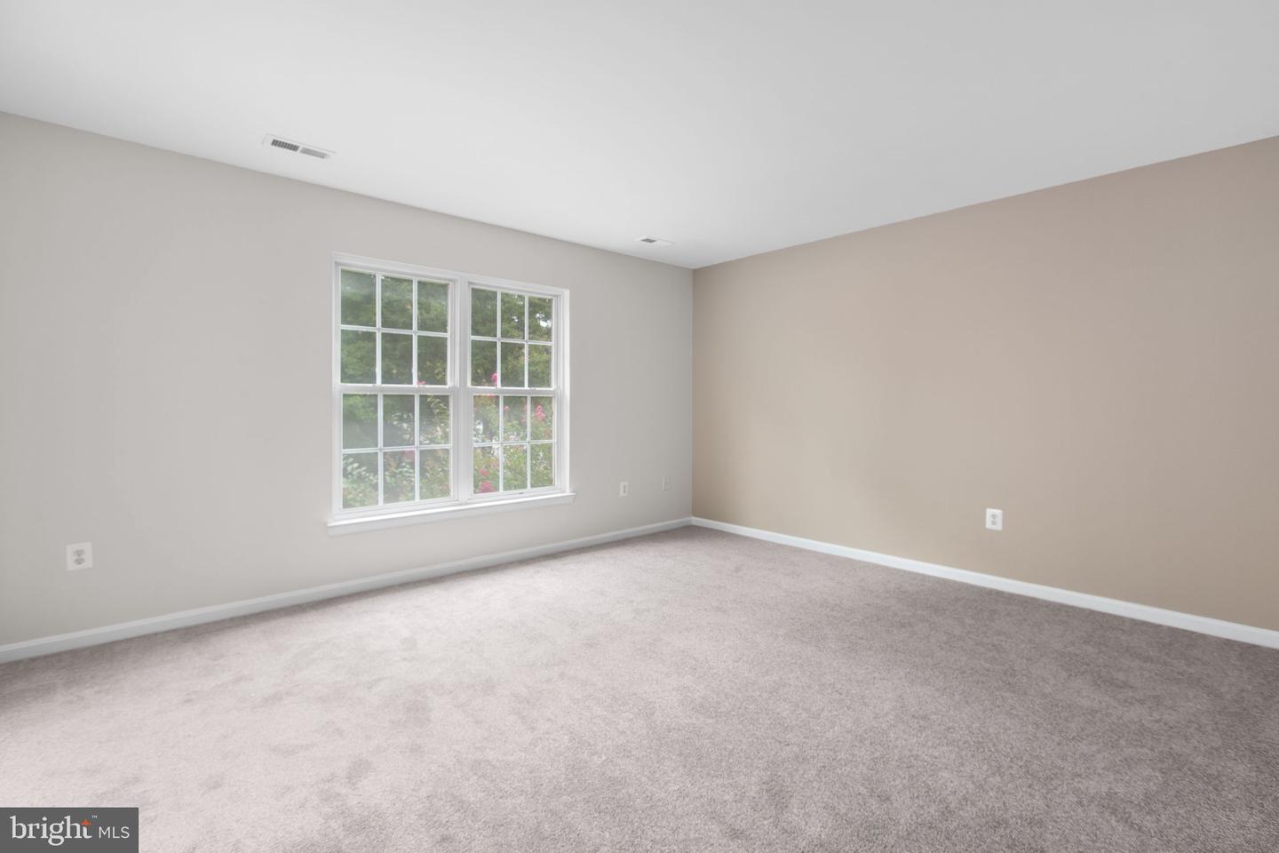17575 DEWEYS RUN LN, DUMFRIES, Virginia 22026, 4 Bedrooms Bedrooms, 8 Rooms Rooms,2 BathroomsBathrooms,Residential,For sale,17575 DEWEYS RUN LN,VAPW2104908 MLS # VAPW2104908