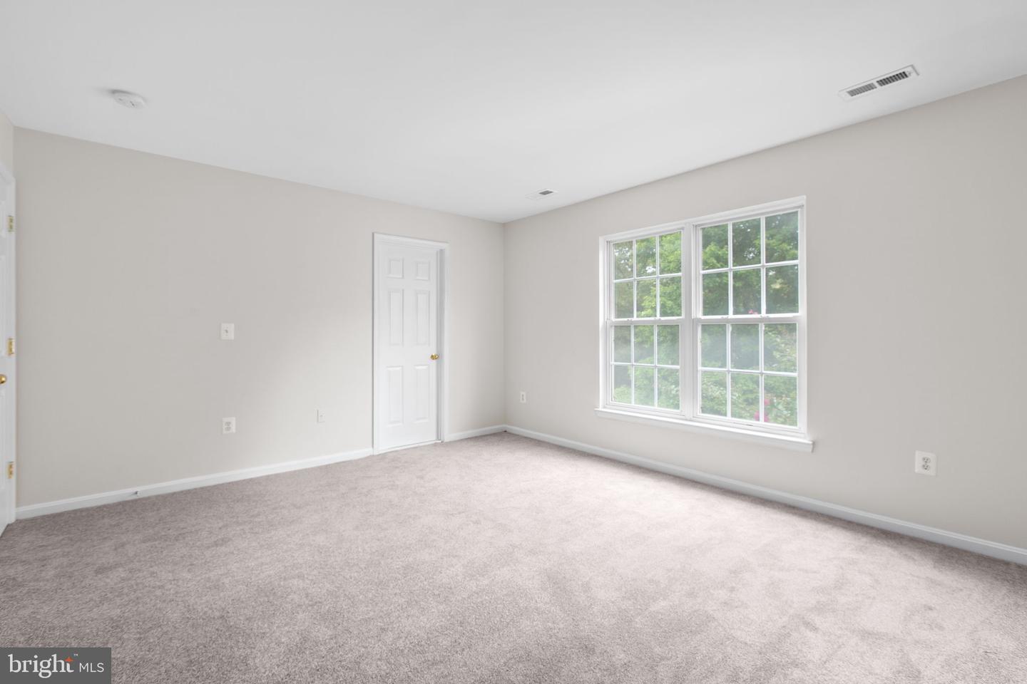 17575 DEWEYS RUN LN, DUMFRIES, Virginia 22026, 4 Bedrooms Bedrooms, 8 Rooms Rooms,2 BathroomsBathrooms,Residential,For sale,17575 DEWEYS RUN LN,VAPW2104908 MLS # VAPW2104908