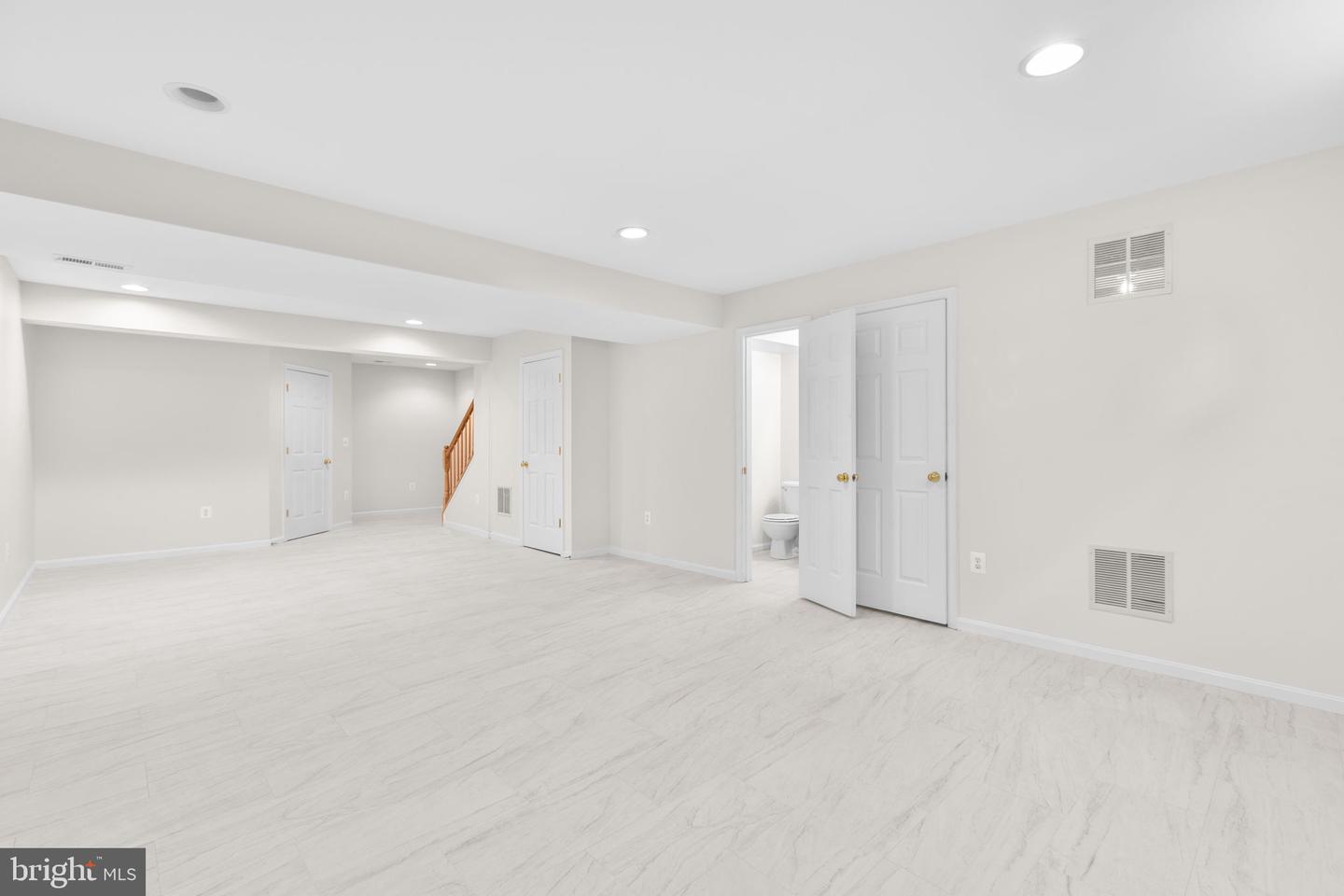 17575 DEWEYS RUN LN, DUMFRIES, Virginia 22026, 4 Bedrooms Bedrooms, 8 Rooms Rooms,2 BathroomsBathrooms,Residential,For sale,17575 DEWEYS RUN LN,VAPW2104908 MLS # VAPW2104908