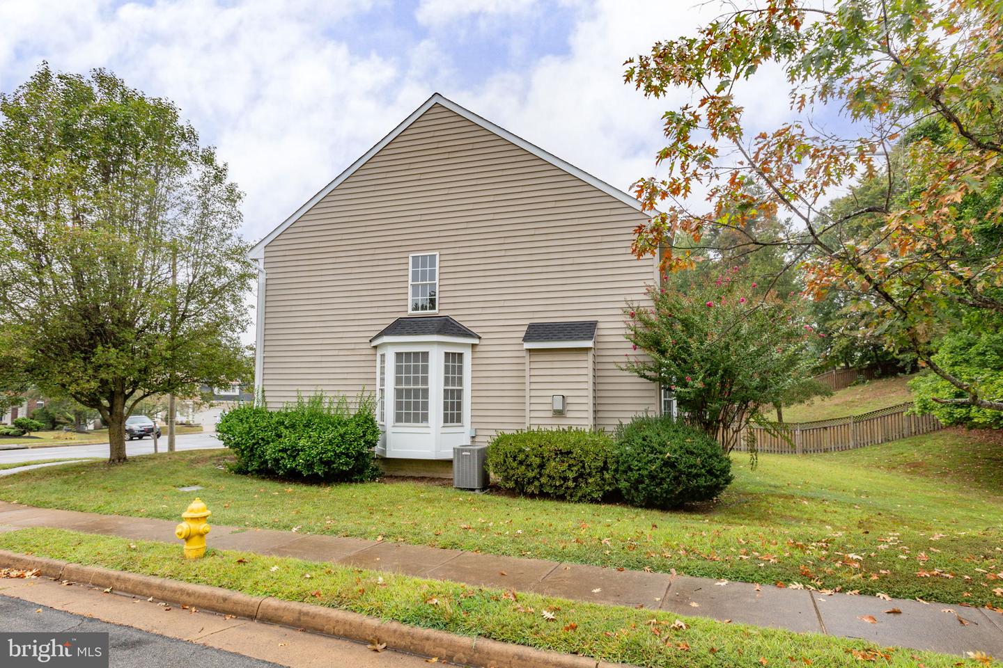 17575 DEWEYS RUN LN, DUMFRIES, Virginia 22026, 4 Bedrooms Bedrooms, 8 Rooms Rooms,2 BathroomsBathrooms,Residential,For sale,17575 DEWEYS RUN LN,VAPW2104908 MLS # VAPW2104908