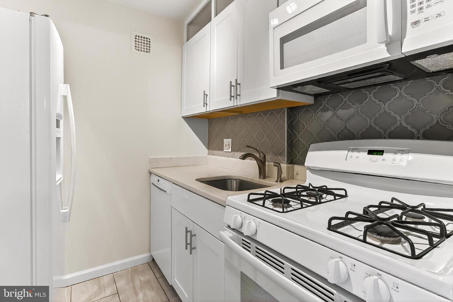 1931 N CLEVELAND ST #409, ARLINGTON, Virginia 22201, 1 Bedroom Bedrooms, ,1 BathroomBathrooms,Residential,For sale,1931 N CLEVELAND ST #409,VAAR2064300 MLS # VAAR2064300