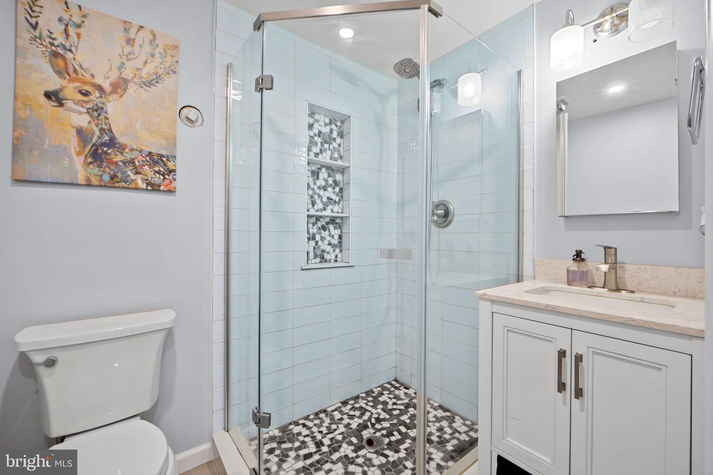 7222 WILLOW OAK PL, SPRINGFIELD, Virginia 22153, 4 Bedrooms Bedrooms, 7 Rooms Rooms,3 BathroomsBathrooms,Residential,For sale,7222 WILLOW OAK PL,VAFX2269958 MLS # VAFX2269958