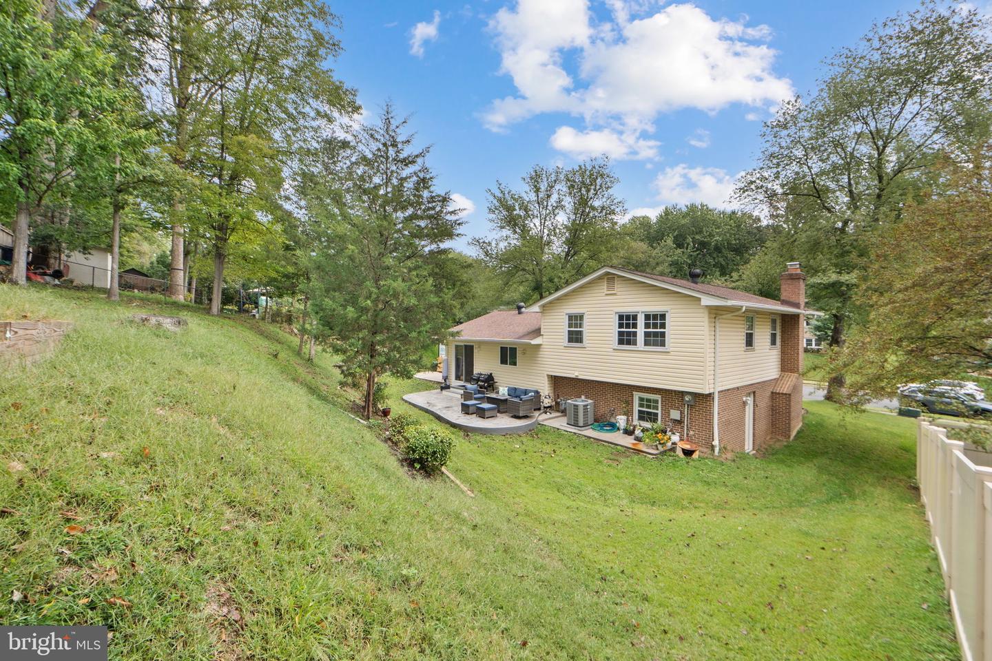 7222 WILLOW OAK PL, SPRINGFIELD, Virginia 22153, 4 Bedrooms Bedrooms, 7 Rooms Rooms,3 BathroomsBathrooms,Residential,For sale,7222 WILLOW OAK PL,VAFX2269958 MLS # VAFX2269958
