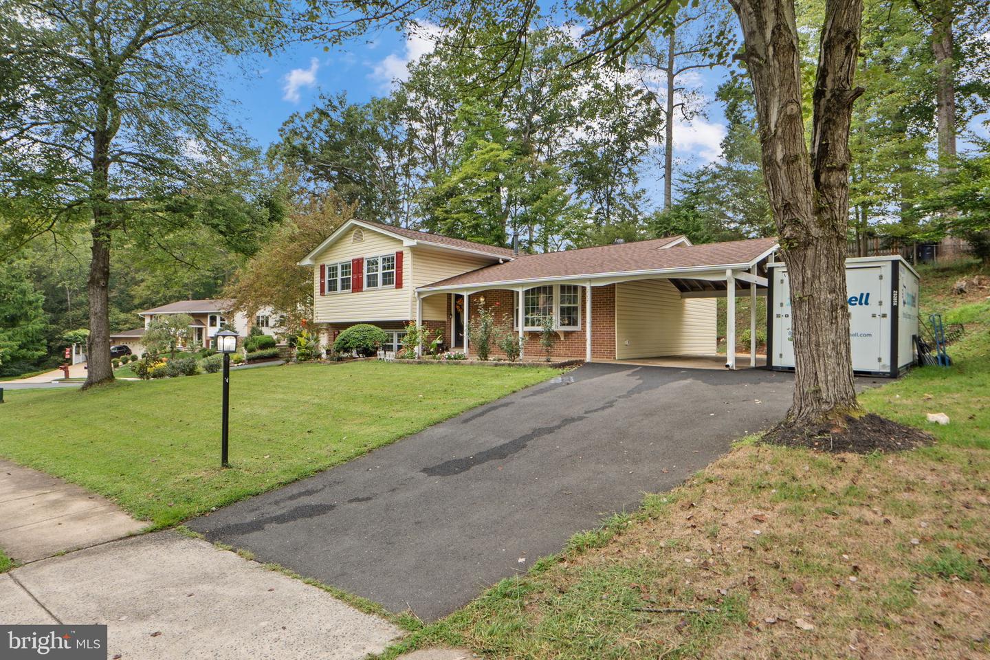 7222 WILLOW OAK PL, SPRINGFIELD, Virginia 22153, 4 Bedrooms Bedrooms, 7 Rooms Rooms,3 BathroomsBathrooms,Residential,For sale,7222 WILLOW OAK PL,VAFX2269958 MLS # VAFX2269958
