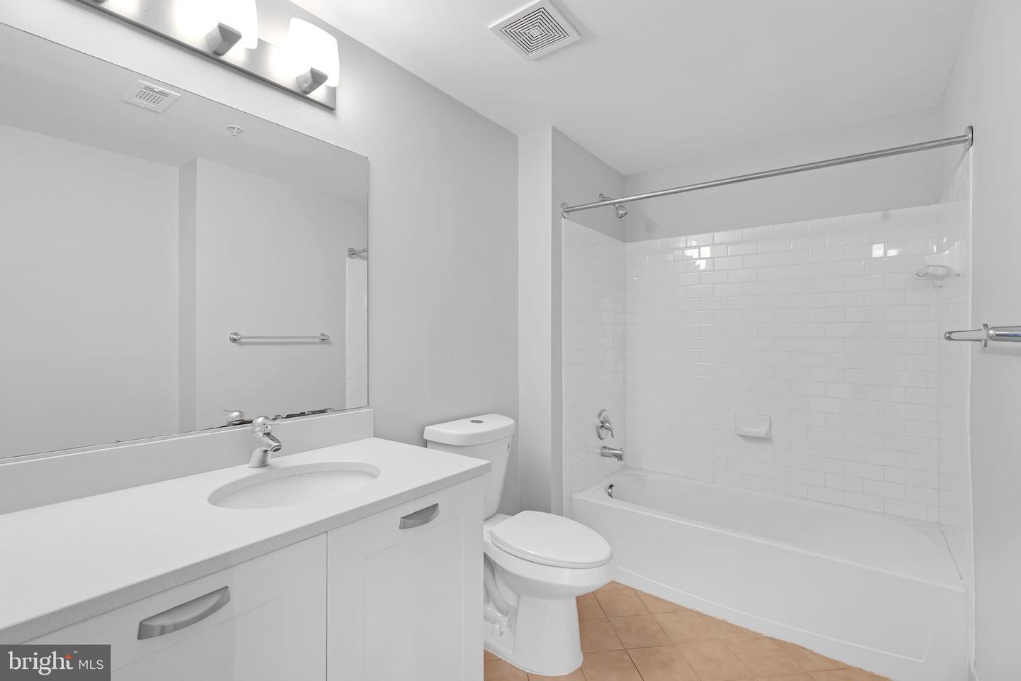 2451 MIDTOWN AVE #714, ALEXANDRIA, Virginia 22303, 2 Bedrooms Bedrooms, ,2 BathroomsBathrooms,Residential,For sale,2451 MIDTOWN AVE #714,VAFX2270004 MLS # VAFX2270004