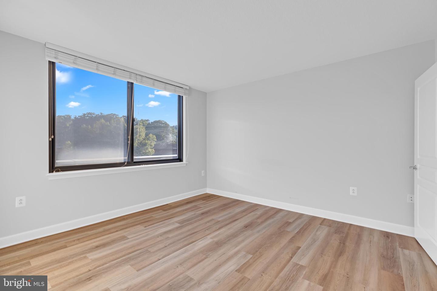 2451 MIDTOWN AVE #714, ALEXANDRIA, Virginia 22303, 2 Bedrooms Bedrooms, ,2 BathroomsBathrooms,Residential,For sale,2451 MIDTOWN AVE #714,VAFX2270004 MLS # VAFX2270004
