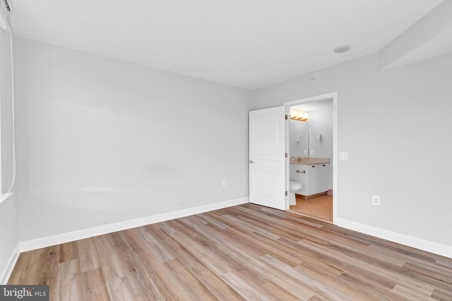 2451 MIDTOWN AVE #714, ALEXANDRIA, Virginia 22303, 2 Bedrooms Bedrooms, ,2 BathroomsBathrooms,Residential,For sale,2451 MIDTOWN AVE #714,VAFX2270004 MLS # VAFX2270004