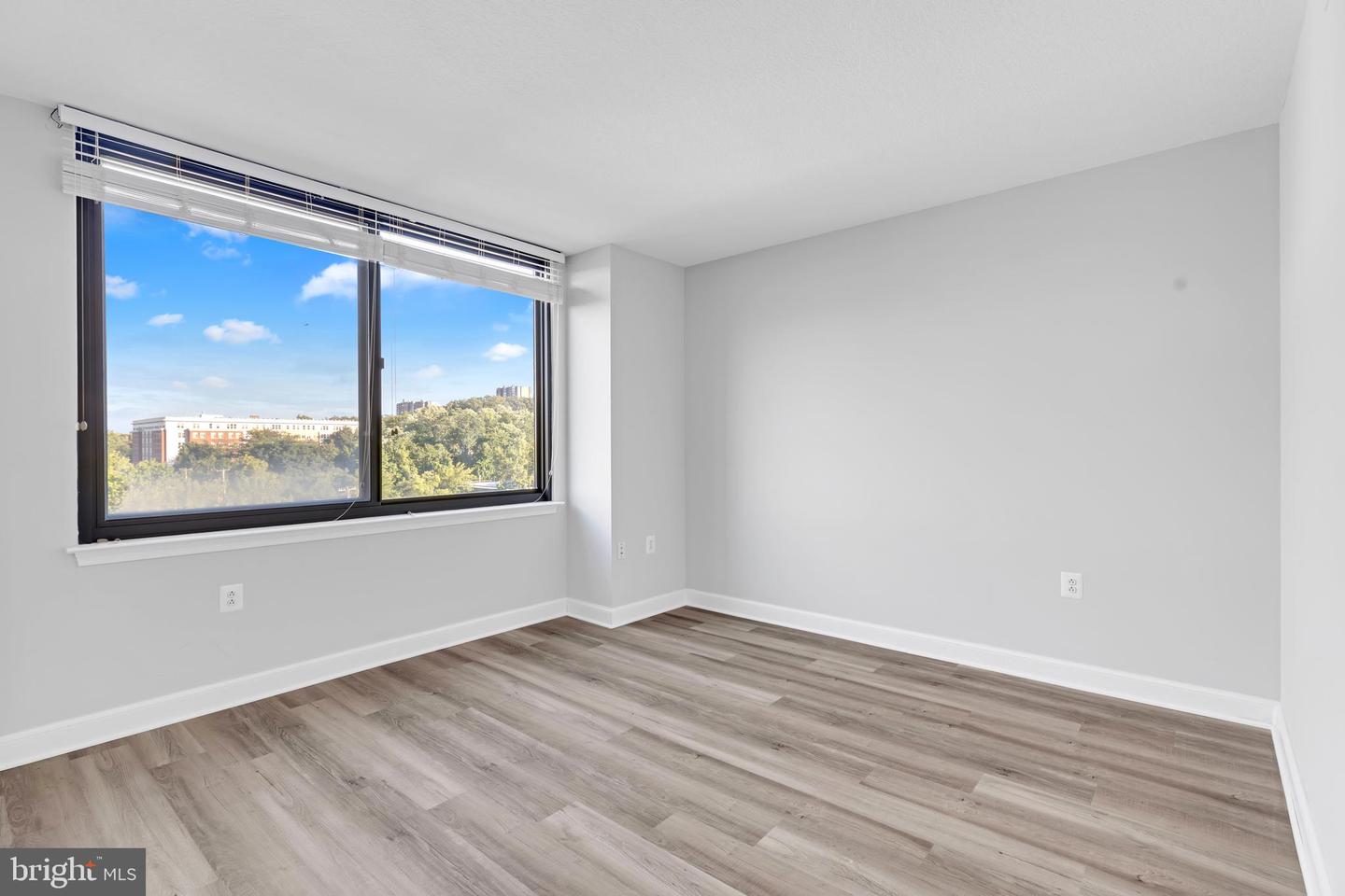 2451 MIDTOWN AVE #714, ALEXANDRIA, Virginia 22303, 2 Bedrooms Bedrooms, ,2 BathroomsBathrooms,Residential,For sale,2451 MIDTOWN AVE #714,VAFX2270004 MLS # VAFX2270004