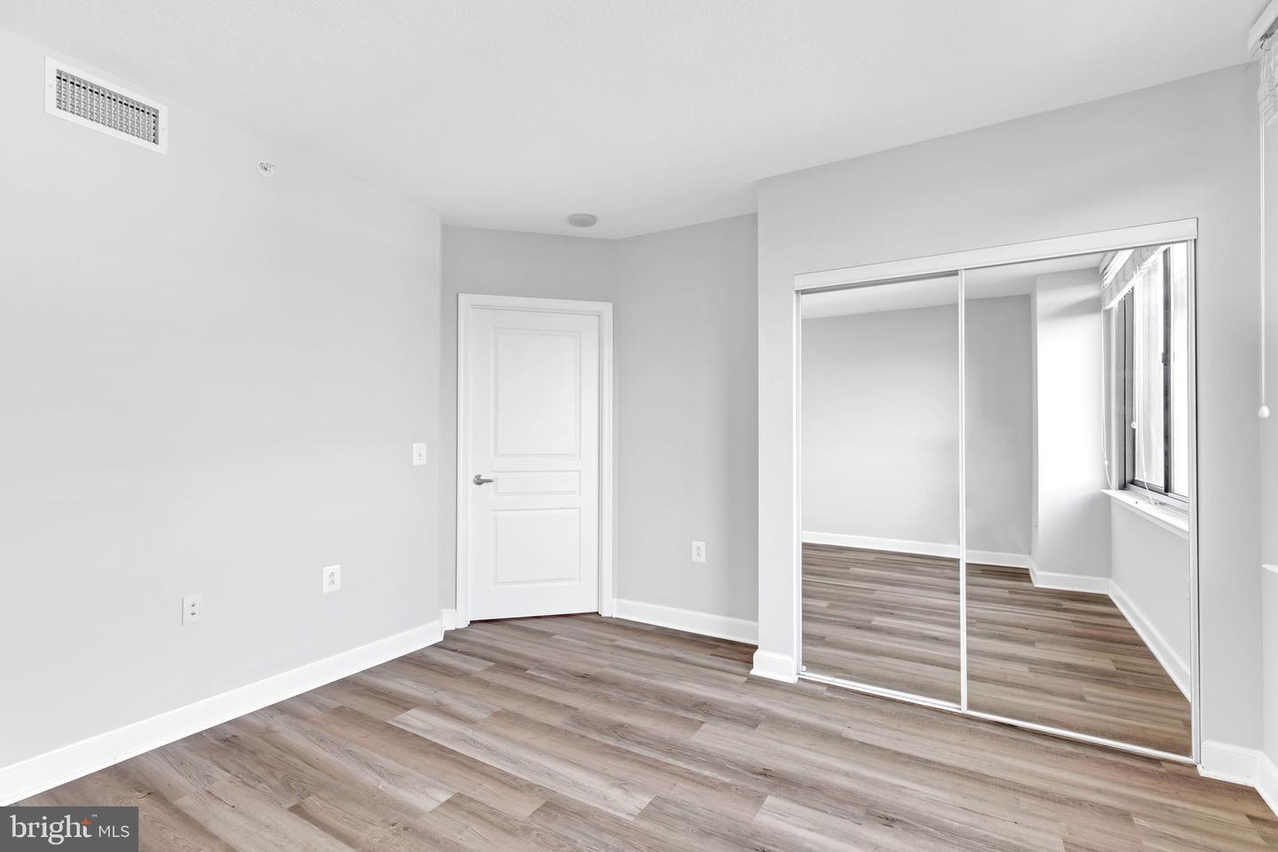 2451 MIDTOWN AVE #714, ALEXANDRIA, Virginia 22303, 2 Bedrooms Bedrooms, ,2 BathroomsBathrooms,Residential,For sale,2451 MIDTOWN AVE #714,VAFX2270004 MLS # VAFX2270004