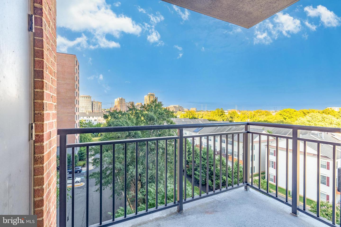 2451 MIDTOWN AVE #714, ALEXANDRIA, Virginia 22303, 2 Bedrooms Bedrooms, ,2 BathroomsBathrooms,Residential,For sale,2451 MIDTOWN AVE #714,VAFX2270004 MLS # VAFX2270004
