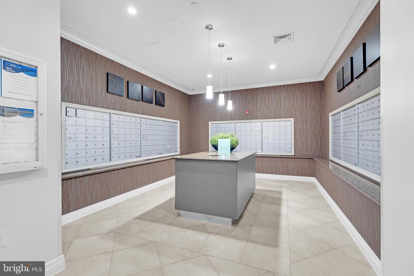 2451 MIDTOWN AVE #714, ALEXANDRIA, Virginia 22303, 2 Bedrooms Bedrooms, ,2 BathroomsBathrooms,Residential,For sale,2451 MIDTOWN AVE #714,VAFX2270004 MLS # VAFX2270004