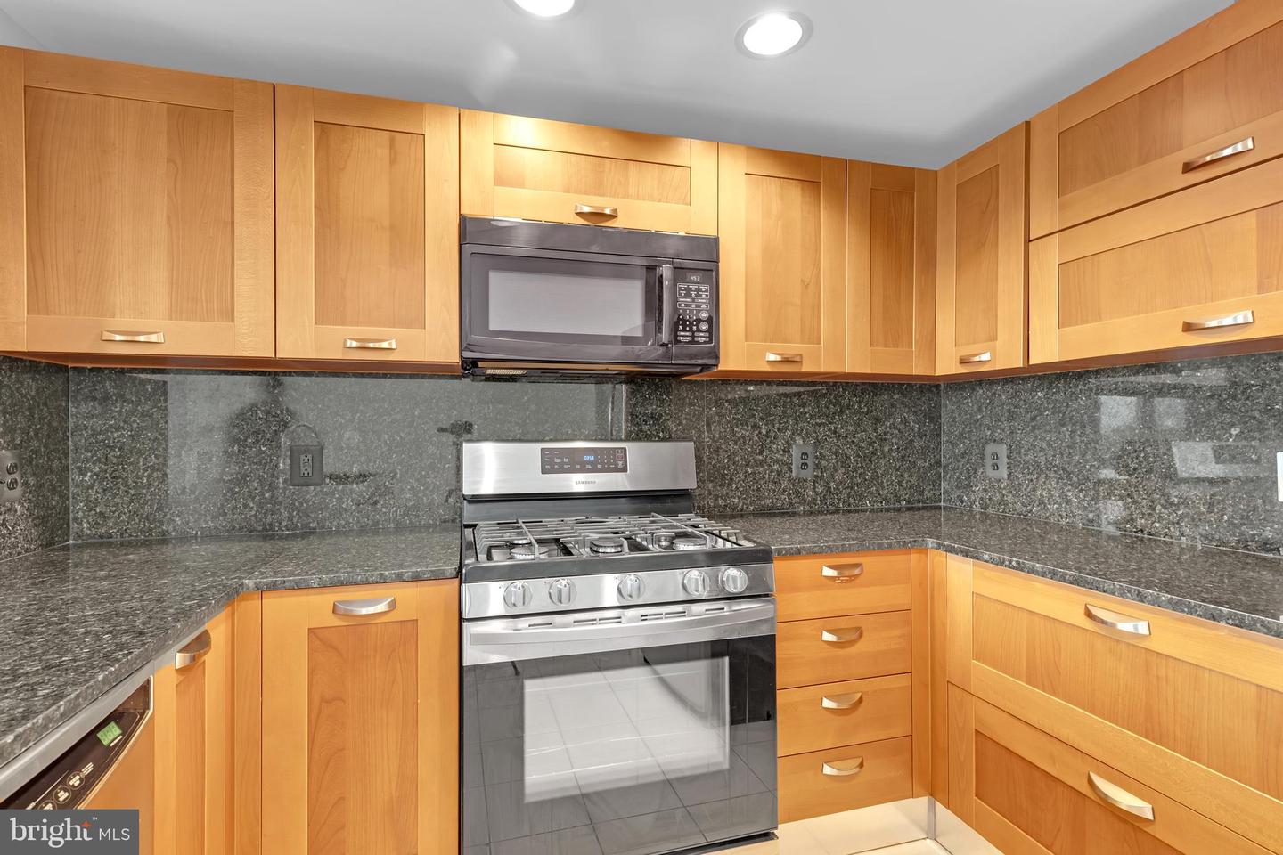 2451 MIDTOWN AVE #714, ALEXANDRIA, Virginia 22303, 2 Bedrooms Bedrooms, ,2 BathroomsBathrooms,Residential,For sale,2451 MIDTOWN AVE #714,VAFX2270004 MLS # VAFX2270004