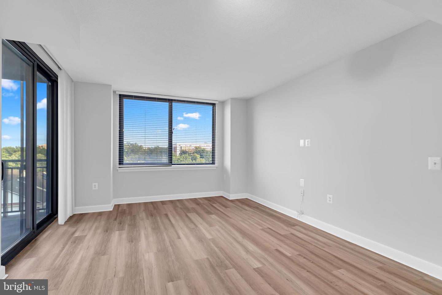 2451 MIDTOWN AVE #714, ALEXANDRIA, Virginia 22303, 2 Bedrooms Bedrooms, ,2 BathroomsBathrooms,Residential,For sale,2451 MIDTOWN AVE #714,VAFX2270004 MLS # VAFX2270004