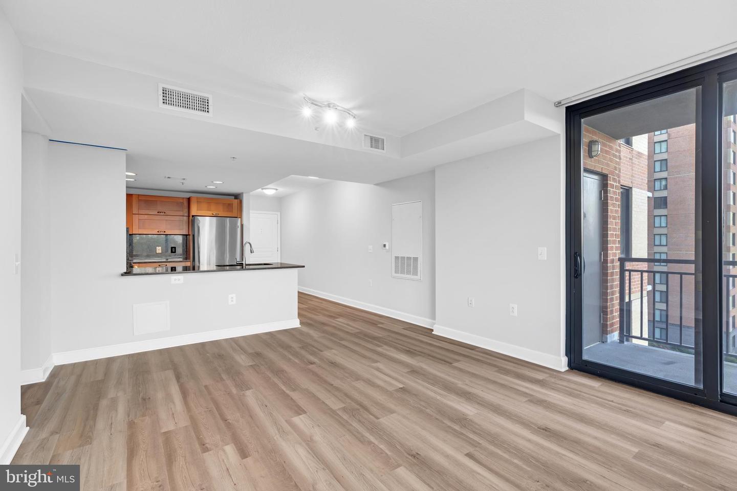 2451 MIDTOWN AVE #714, ALEXANDRIA, Virginia 22303, 2 Bedrooms Bedrooms, ,2 BathroomsBathrooms,Residential,For sale,2451 MIDTOWN AVE #714,VAFX2270004 MLS # VAFX2270004