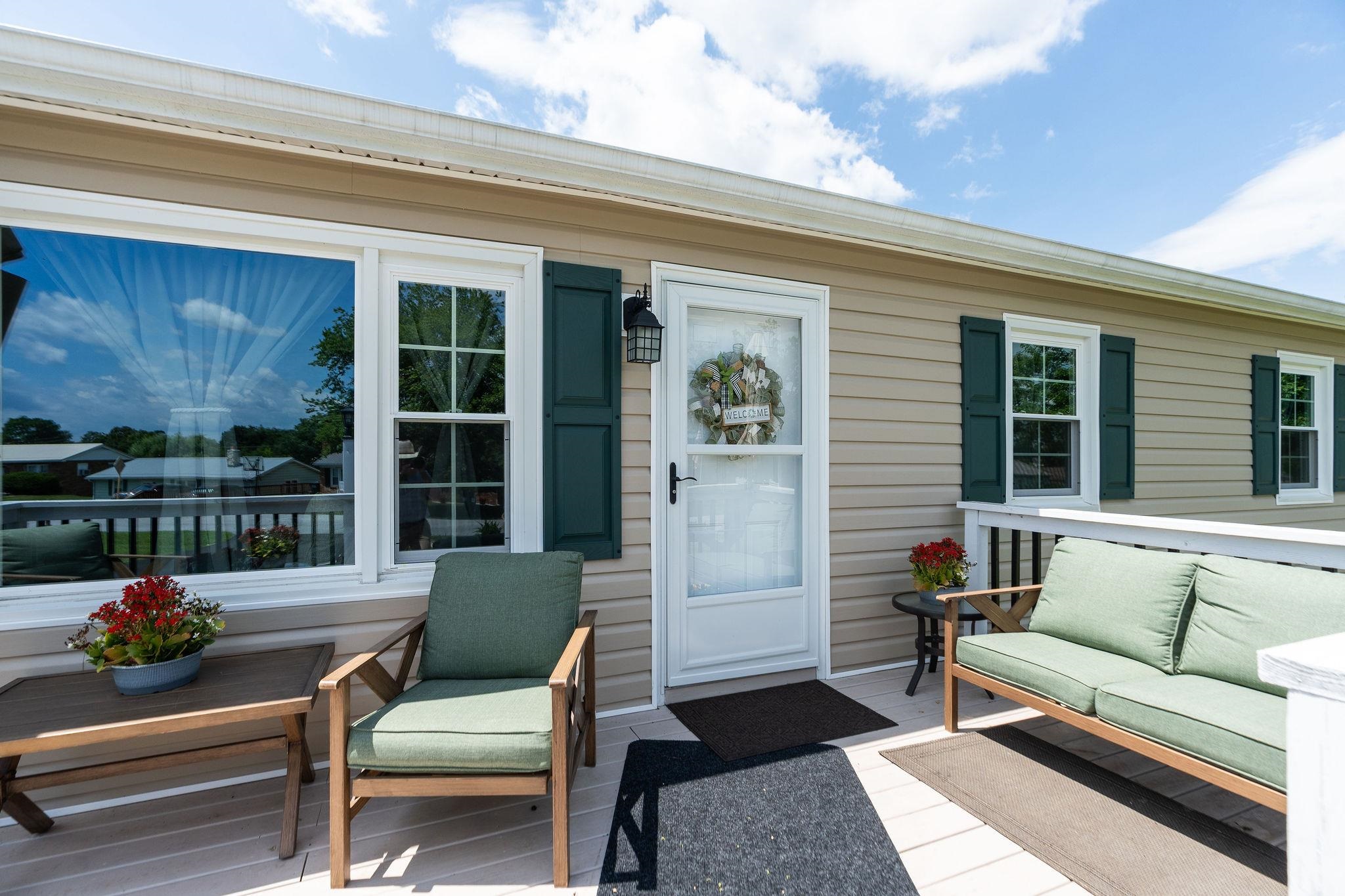 61 KENDRICK AVE, VERONA, Virginia 24482, 3 Bedrooms Bedrooms, ,1 BathroomBathrooms,Residential,61 KENDRICK AVE,668645 MLS # 668645