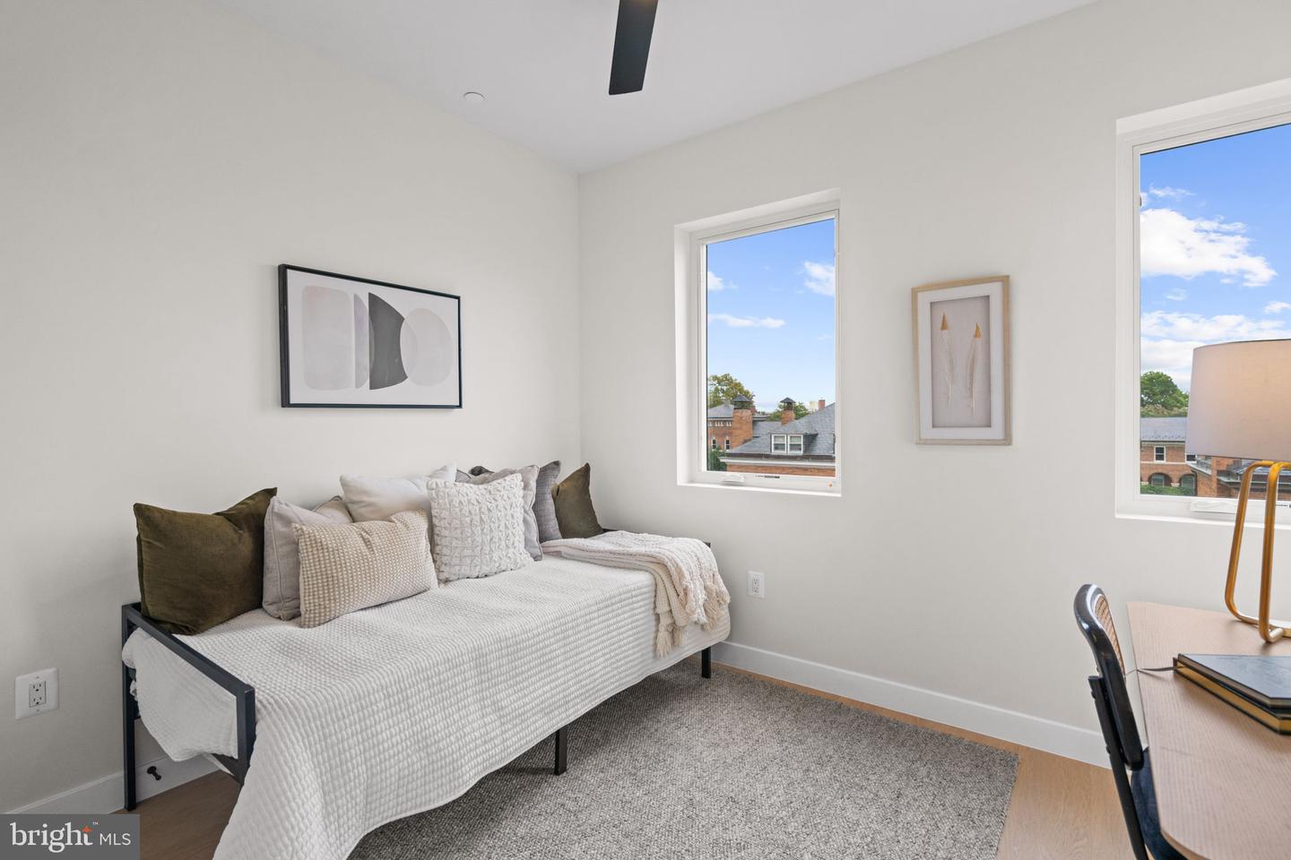 733 8TH ST SE #304, WASHINGTON, District Of Columbia 20003, 2 Bedrooms Bedrooms, ,1 BathroomBathrooms,Residential,For sale,733 8TH ST SE #304,DCDC2211748 MLS # DCDC2211748