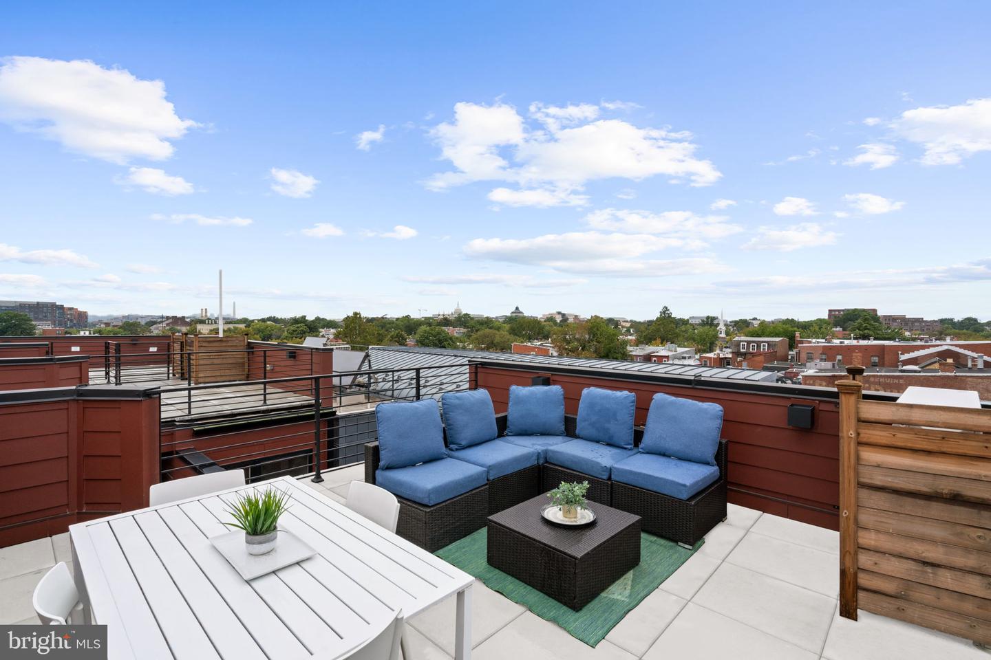 733 8TH ST SE #304, WASHINGTON, District Of Columbia 20003, 2 Bedrooms Bedrooms, ,1 BathroomBathrooms,Residential,For sale,733 8TH ST SE #304,DCDC2211748 MLS # DCDC2211748