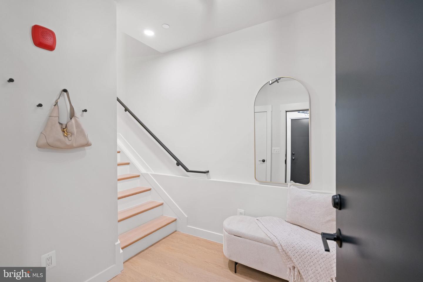 733 8TH ST SE #304, WASHINGTON, District Of Columbia 20003, 2 Bedrooms Bedrooms, ,1 BathroomBathrooms,Residential,For sale,733 8TH ST SE #304,DCDC2211748 MLS # DCDC2211748
