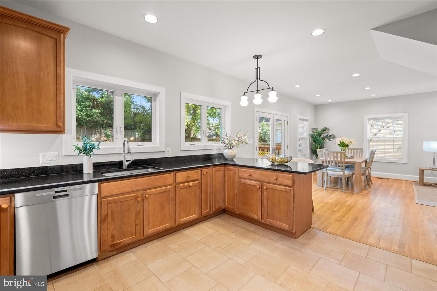 202 W GEORGE MASON RD, FALLS CHURCH, Virginia 22046, 4 Bedrooms Bedrooms, 14 Rooms Rooms,3 BathroomsBathrooms,Residential,For sale,202 W GEORGE MASON RD,VAFA2003238 MLS # VAFA2003238