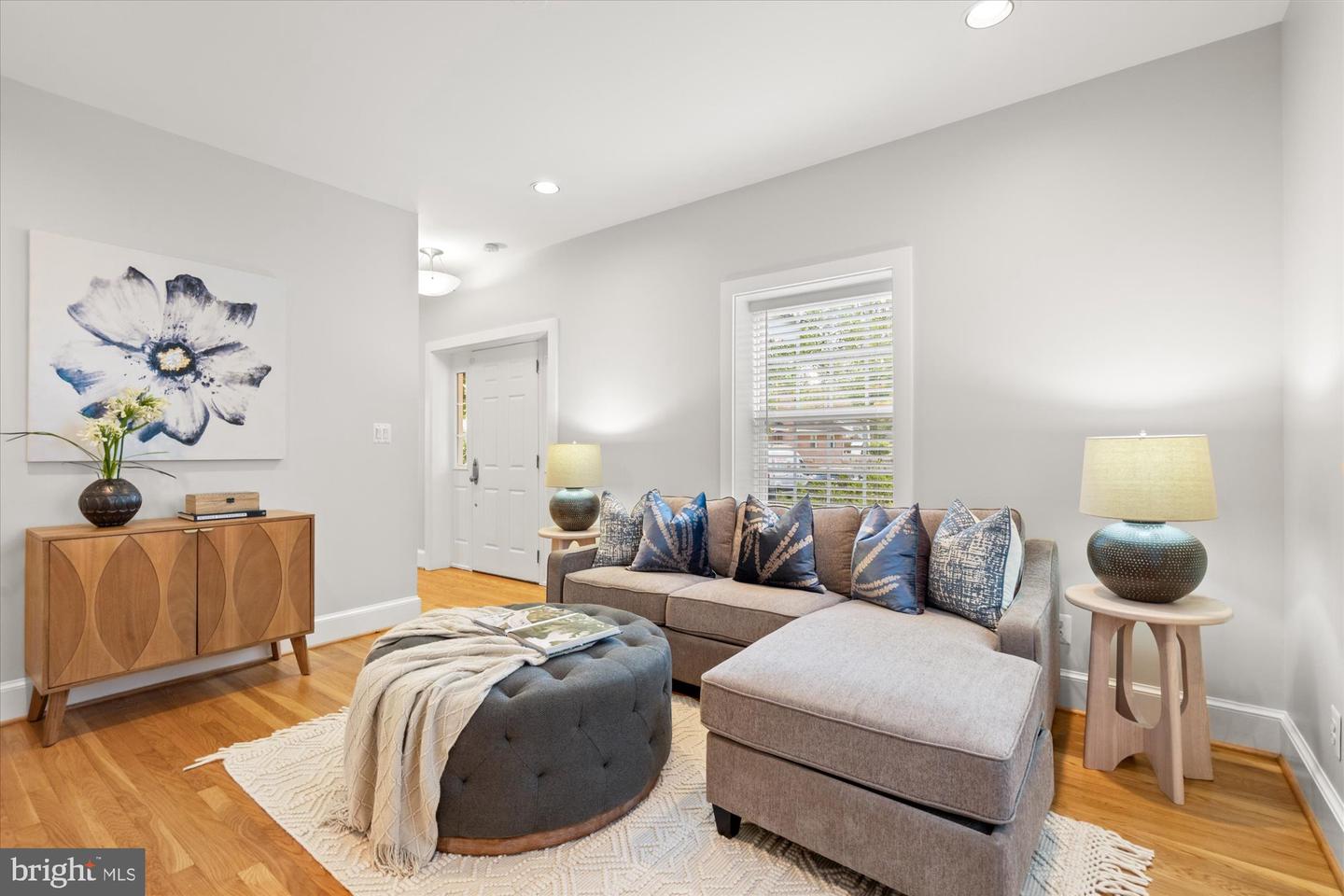 202 W GEORGE MASON RD, FALLS CHURCH, Virginia 22046, 4 Bedrooms Bedrooms, 14 Rooms Rooms,3 BathroomsBathrooms,Residential,For sale,202 W GEORGE MASON RD,VAFA2003238 MLS # VAFA2003238